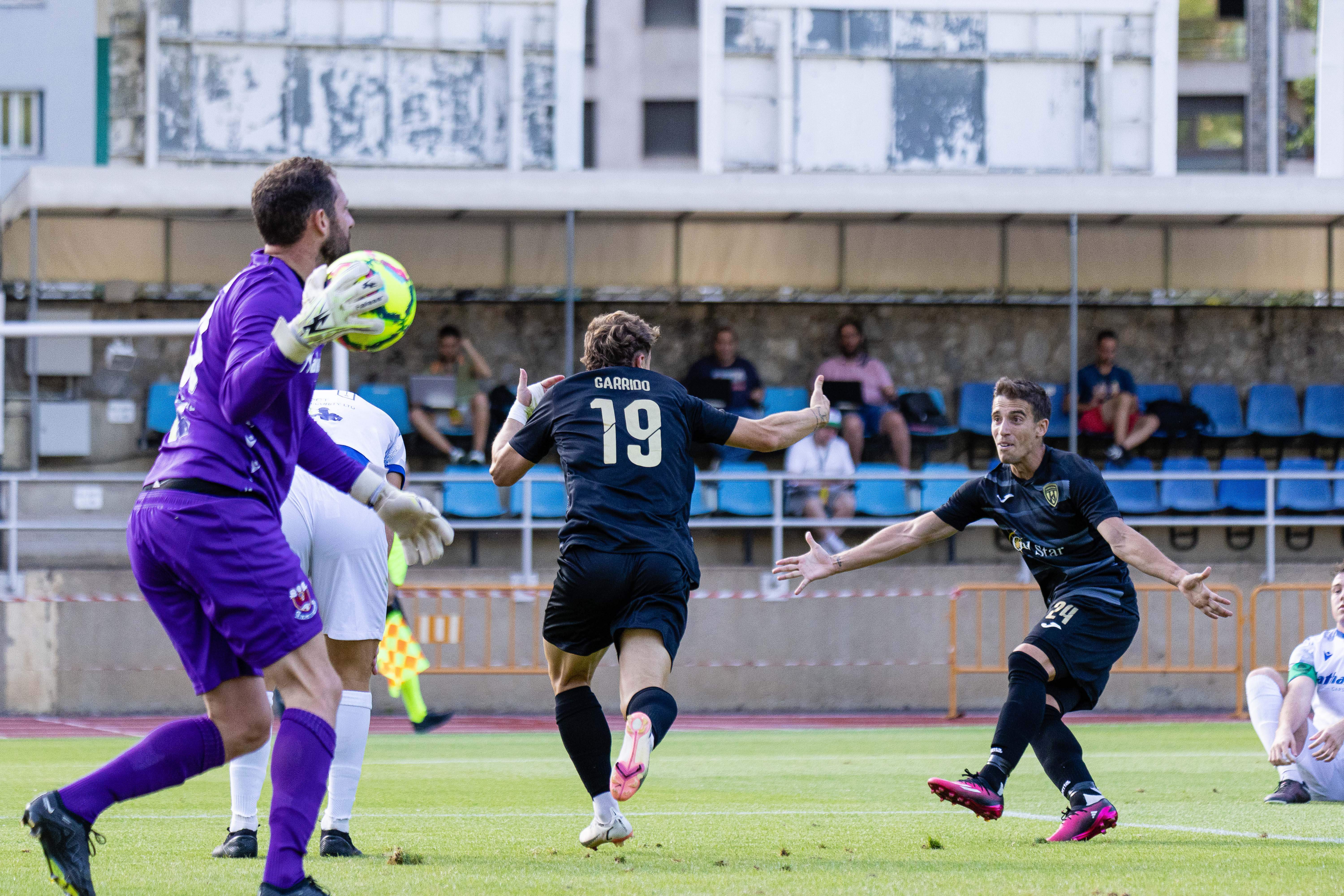 Iván Garrido celebrant el primer gol