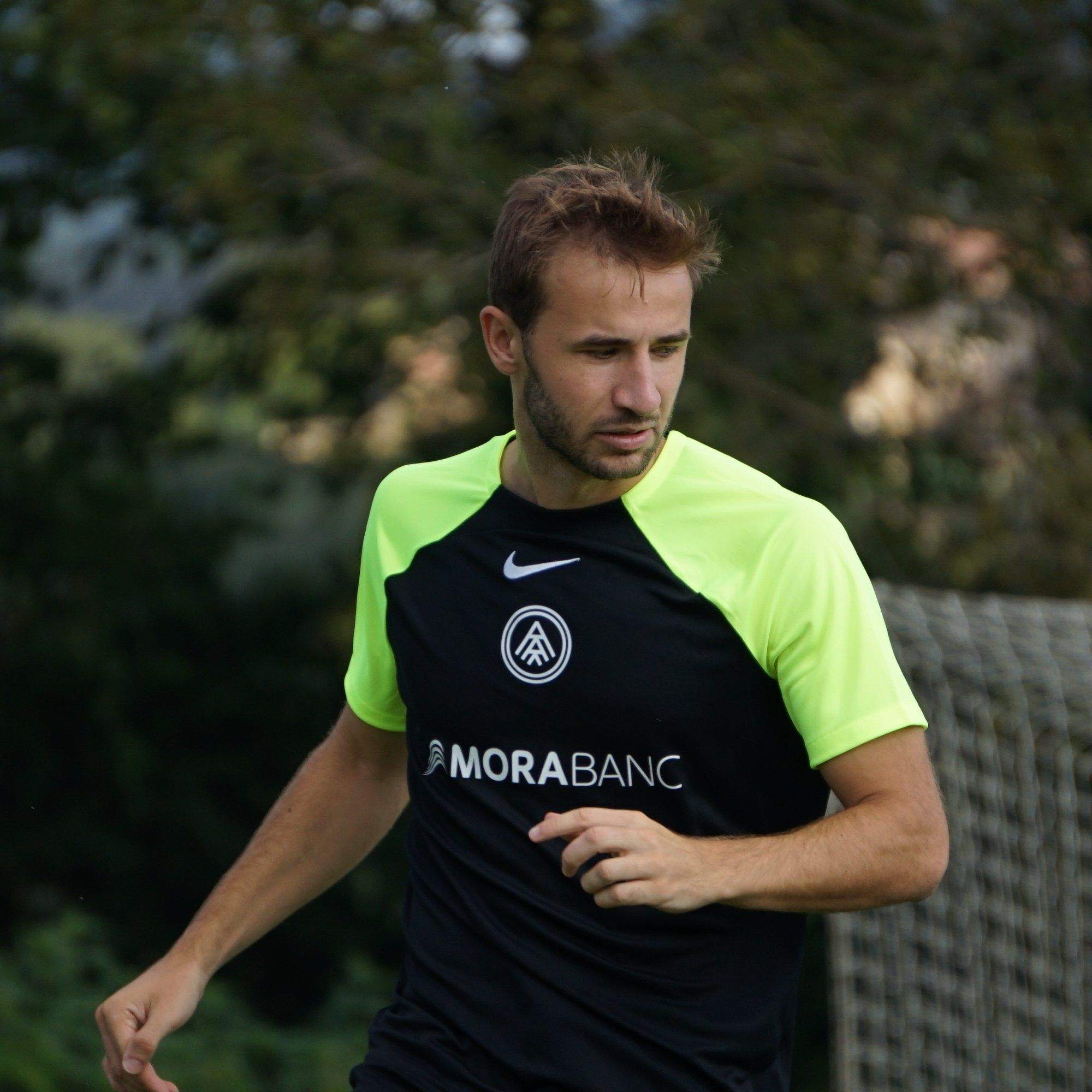 Sergi Samper entrenant amb l'Andorra
