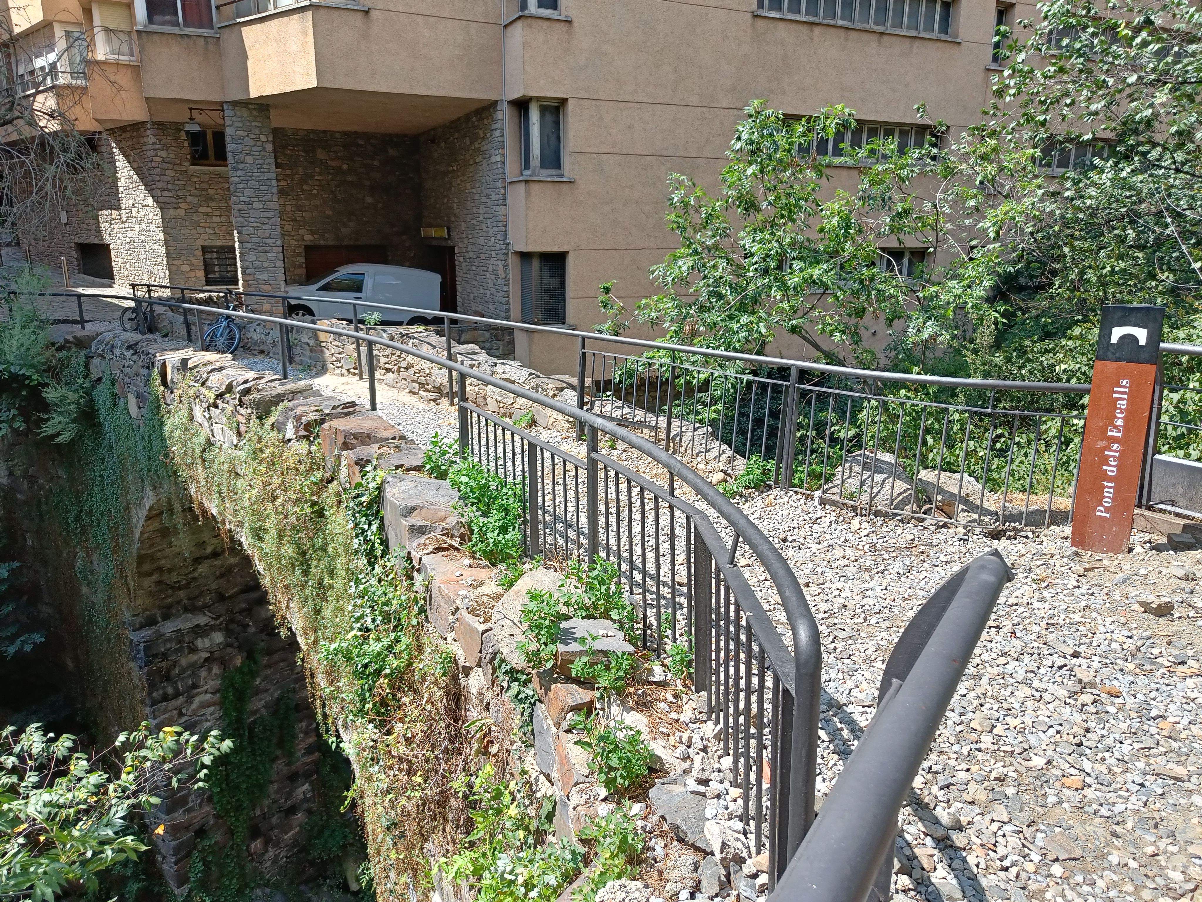 Una imatge actual del pont dels Escalls.