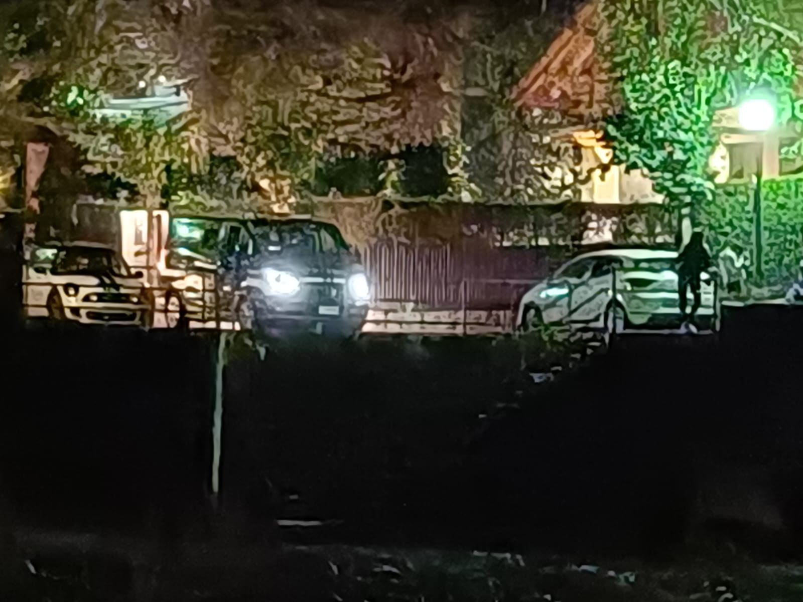 Un vehicle del GSMO fent un control, anit, a la zona del Prat del Riu.