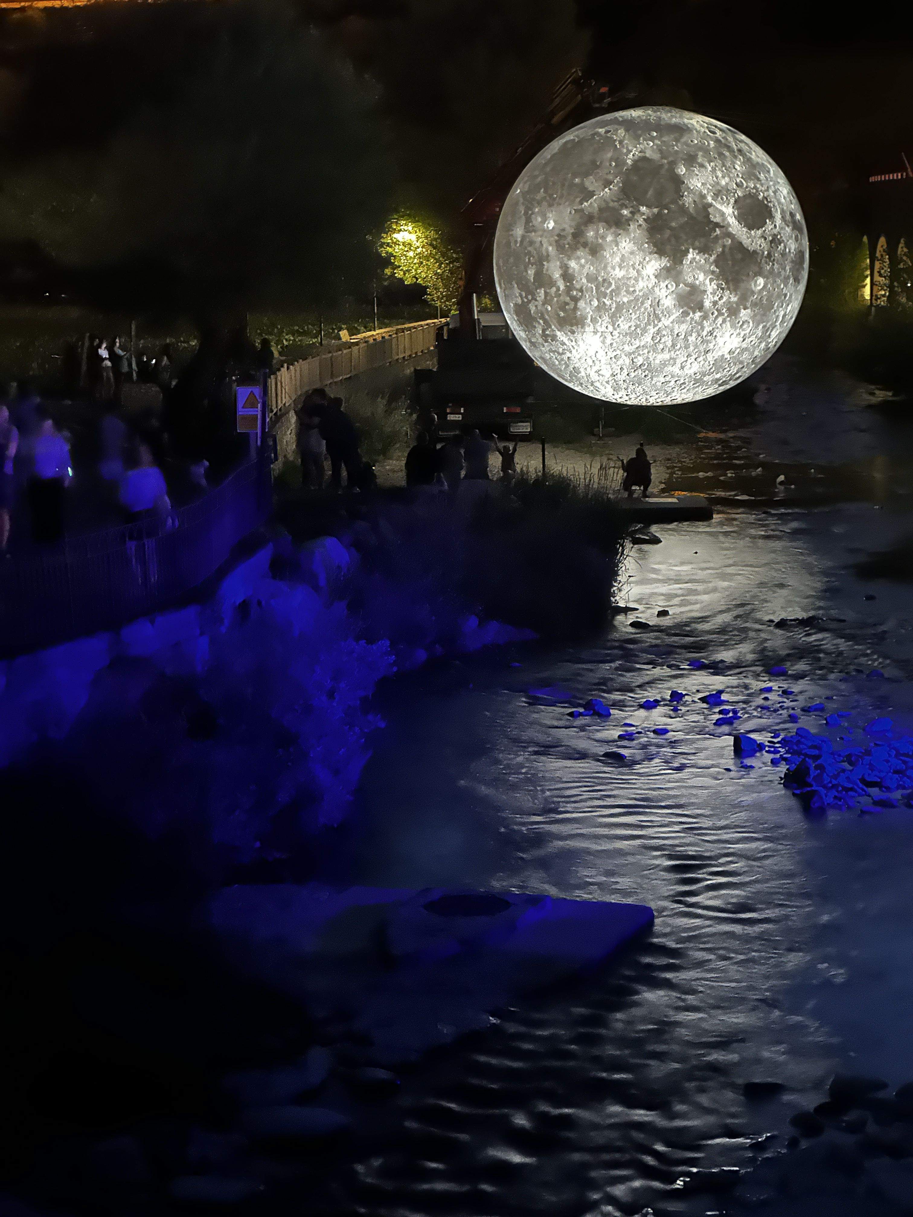 La instal·lació del britànic Luke Jerram.