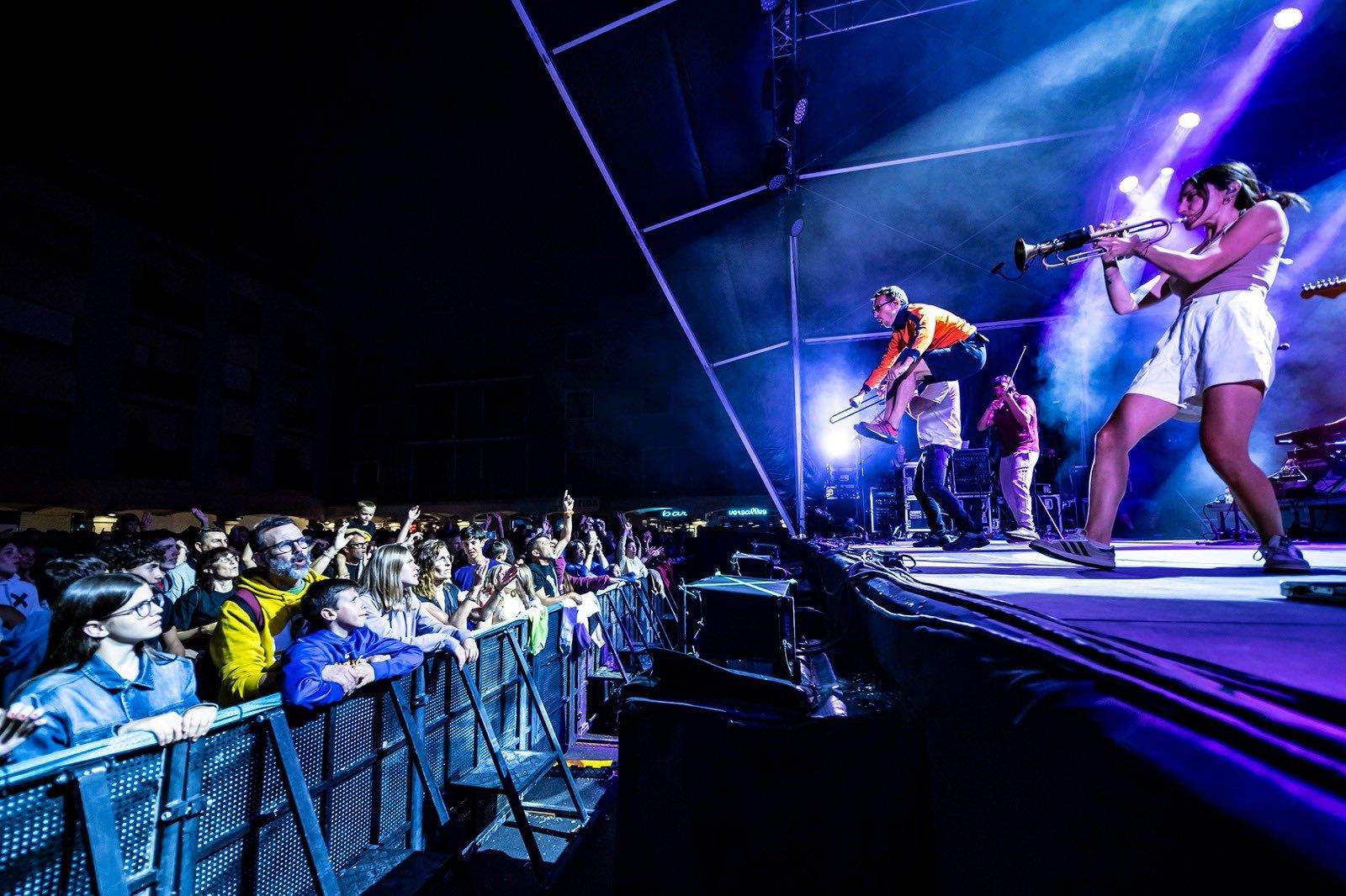 Gertrudis van ser els encarregats d'obrir la sessió.