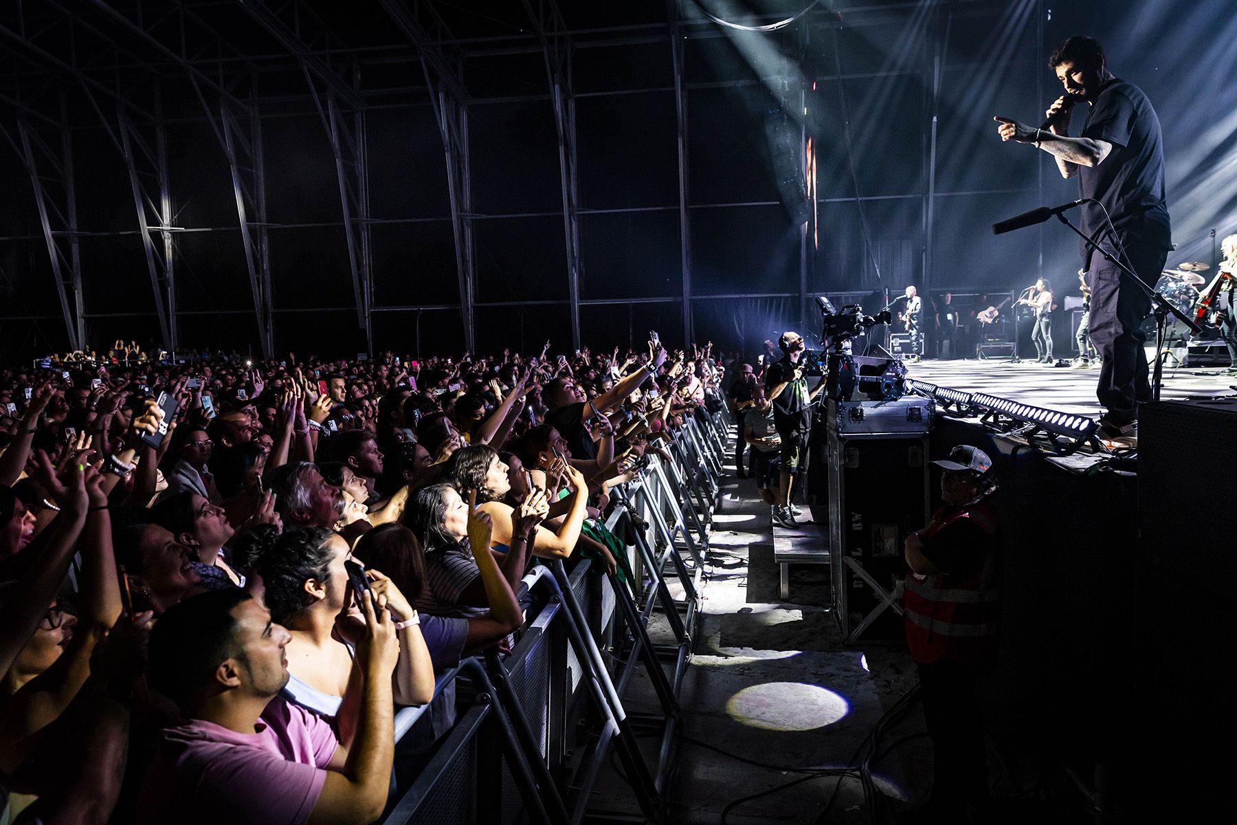 Melendi es dirigeix als seus fans.
