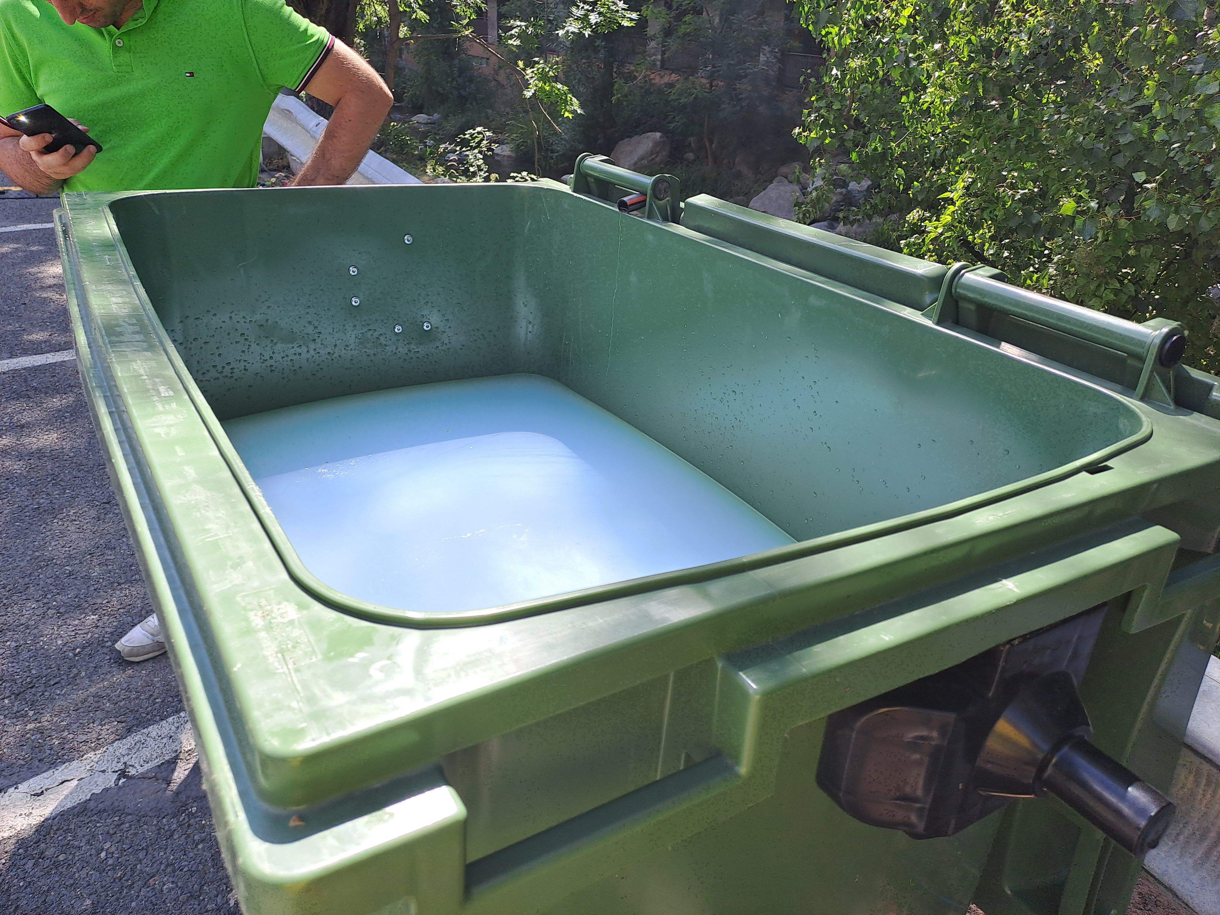 El cubell on s'han de buscar claus.