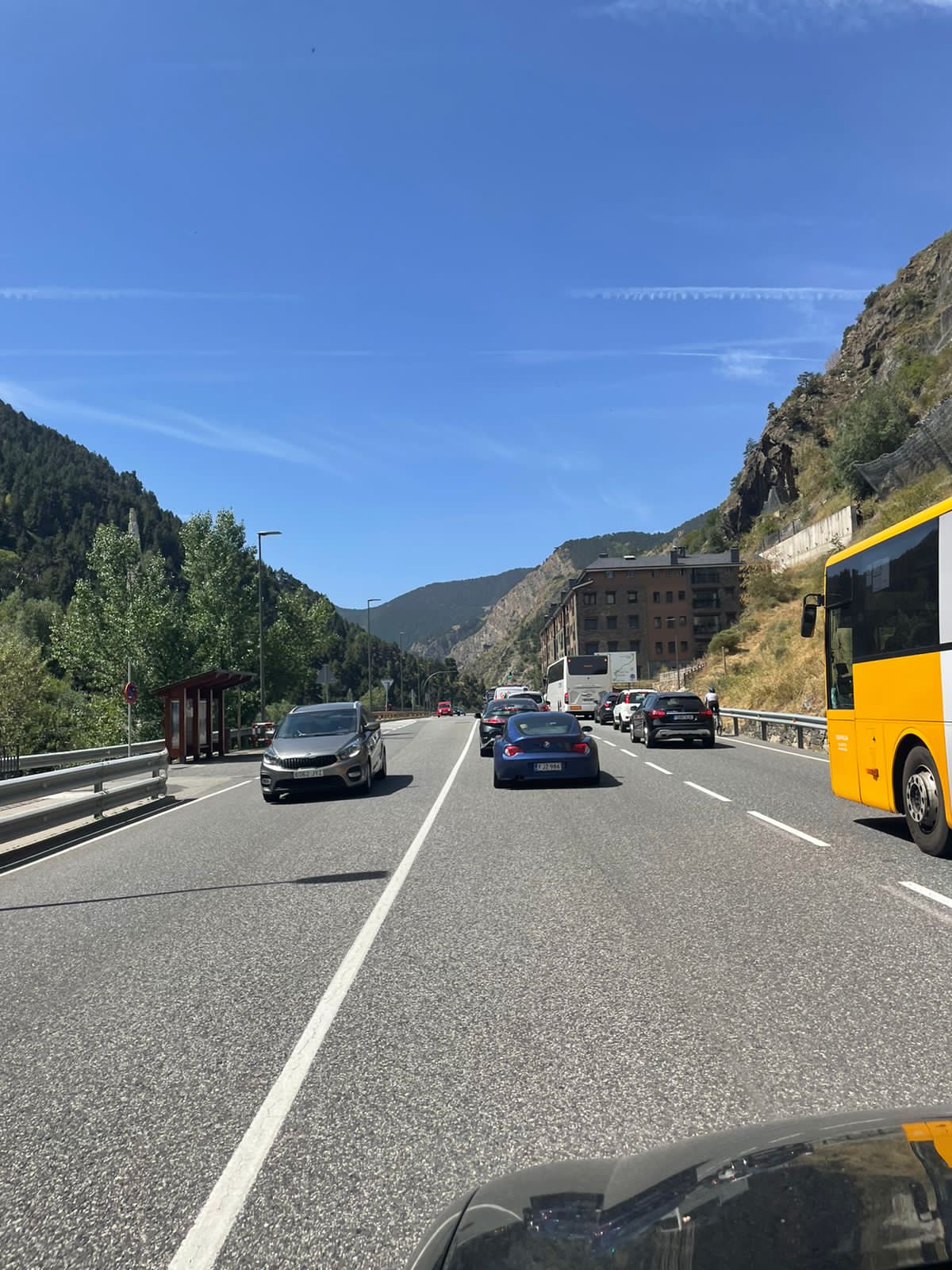 Cues d'accés a Canillo aquest matí.