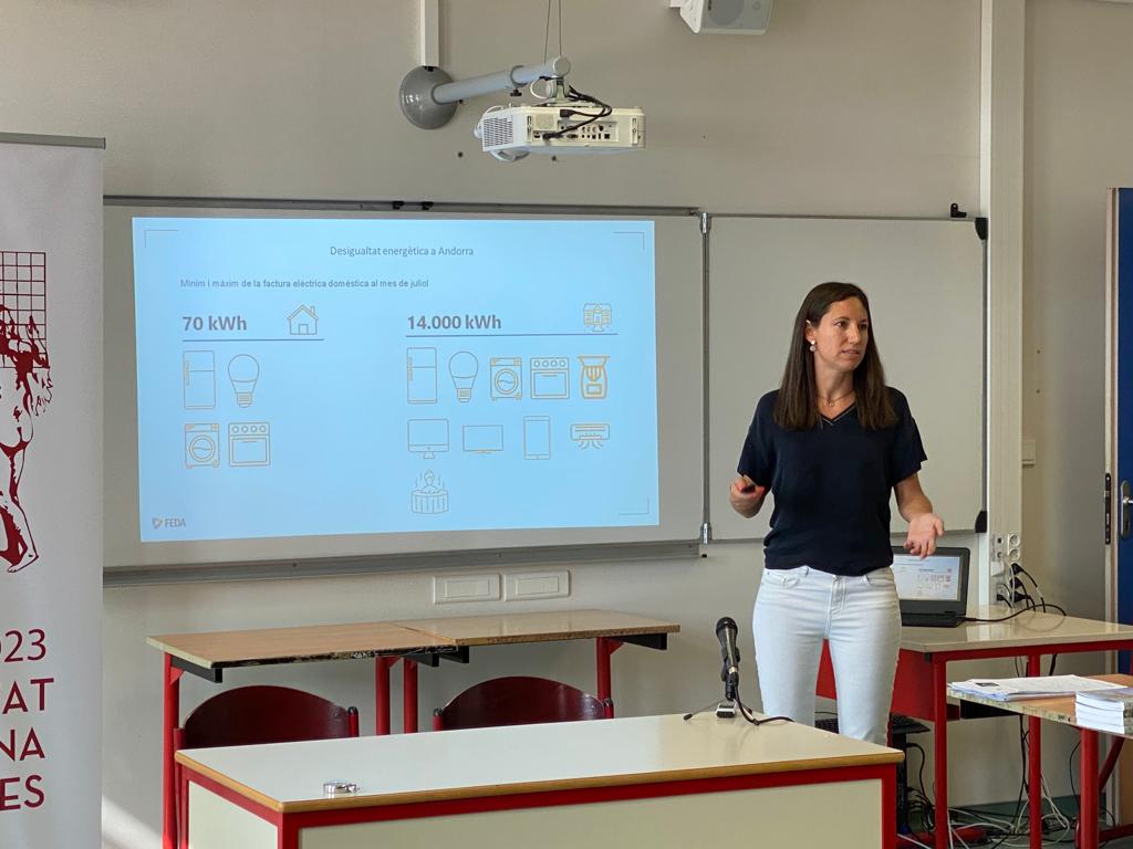 Nerea Moreno durant la ponència de FEDA a l'UCE