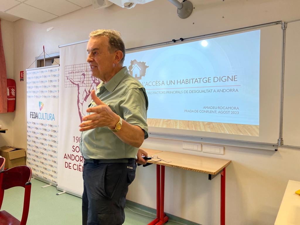 El president de Càritas Andorrana, Amadeu Rocamora, durant la seva ponència