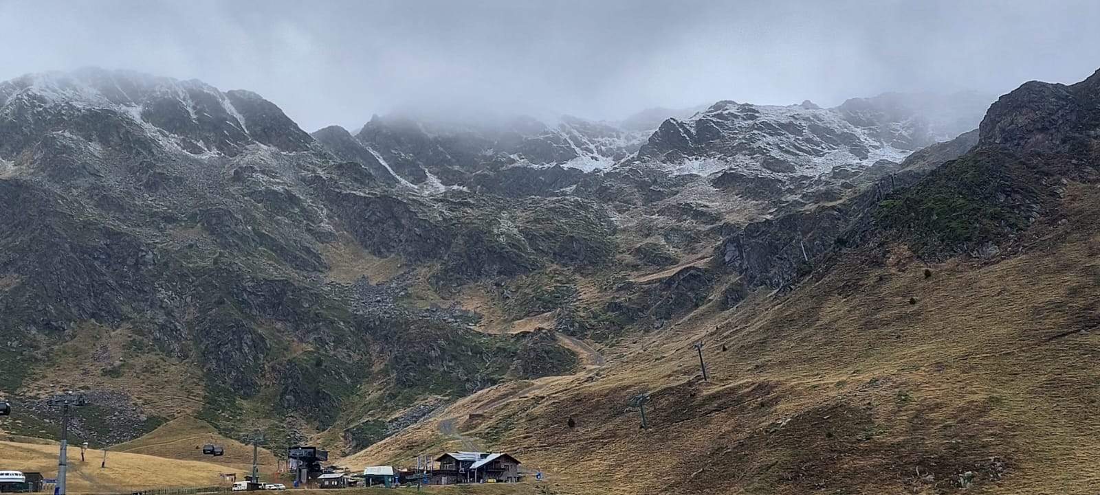 Els pics de Tristaina o Arcalís han aparegut aquest matí ben enfarinats.