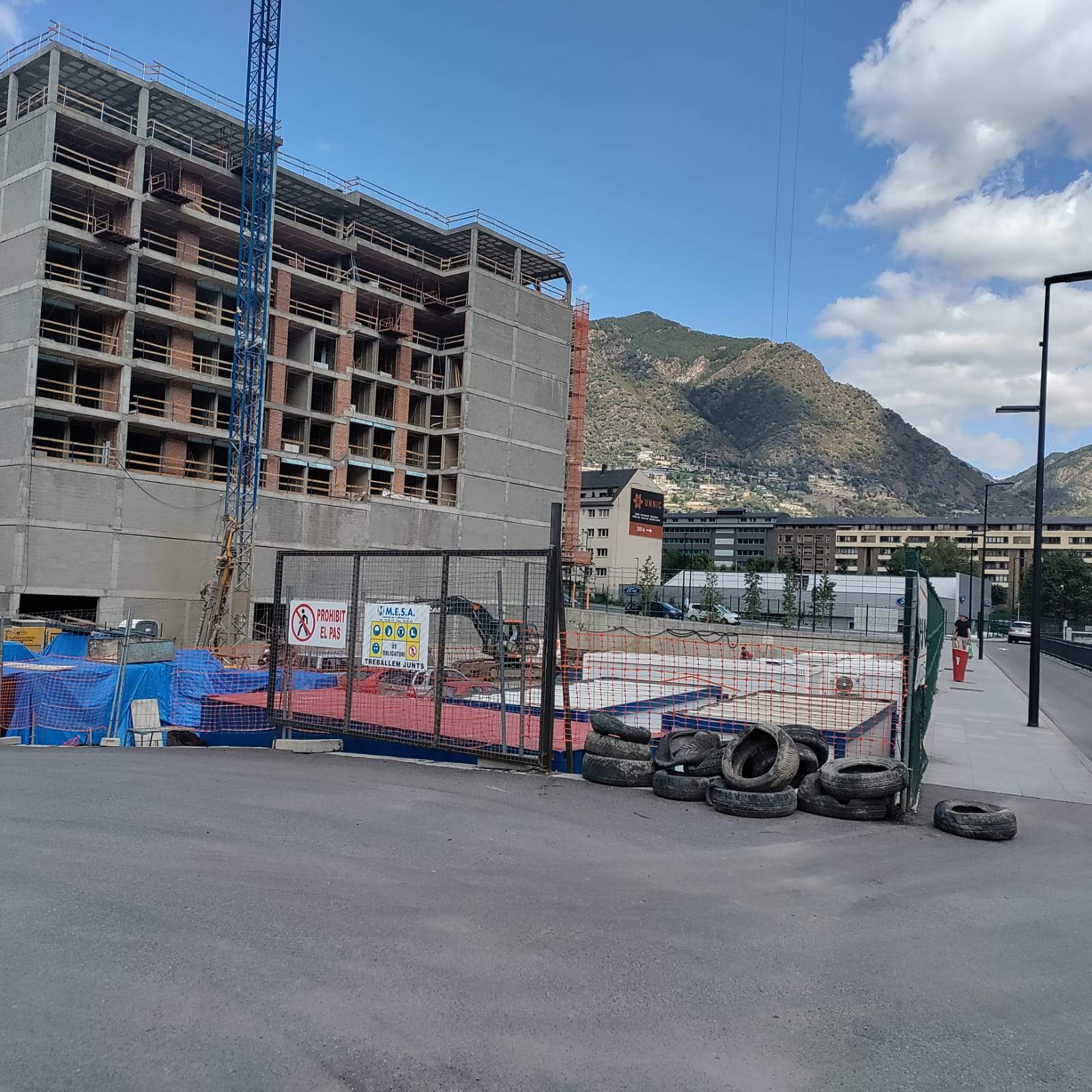 El terreny on s'han d'edificar les torres. El terreny on s'han d'edificar les torres.