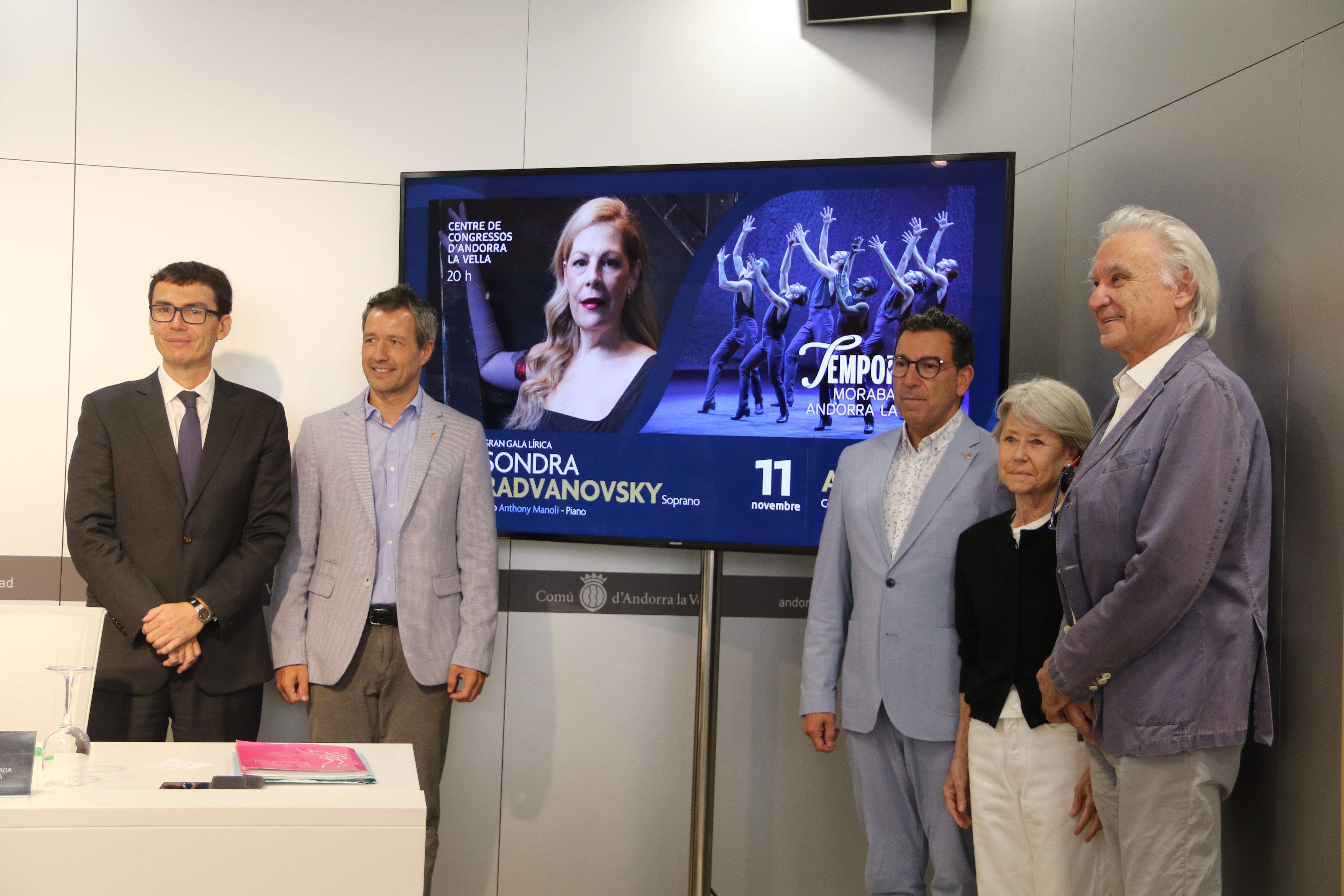 Els principals promotors de la Temporada després de la presentació del certamen.