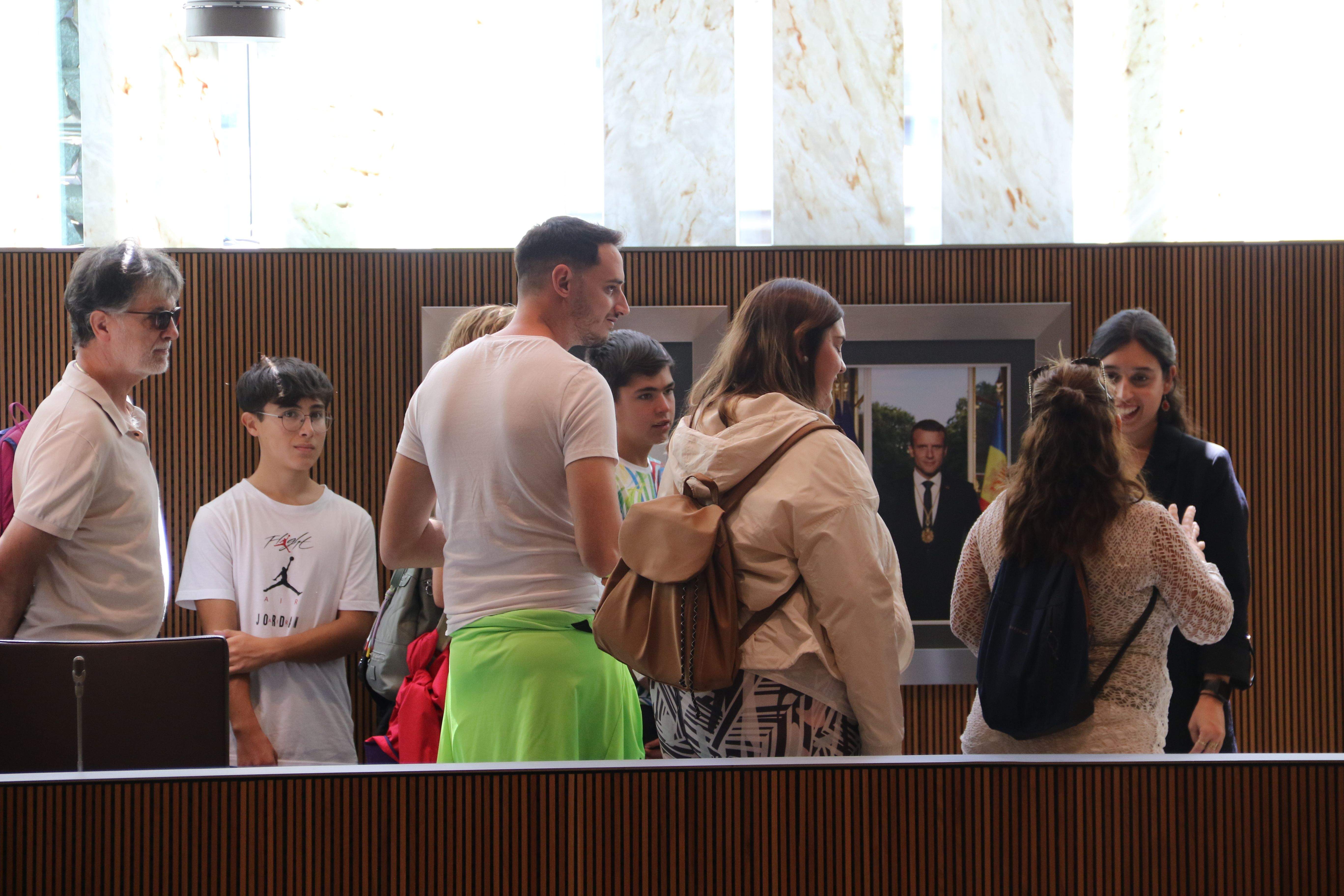 Les fotos de Macron i Vives han aixecat expectació.