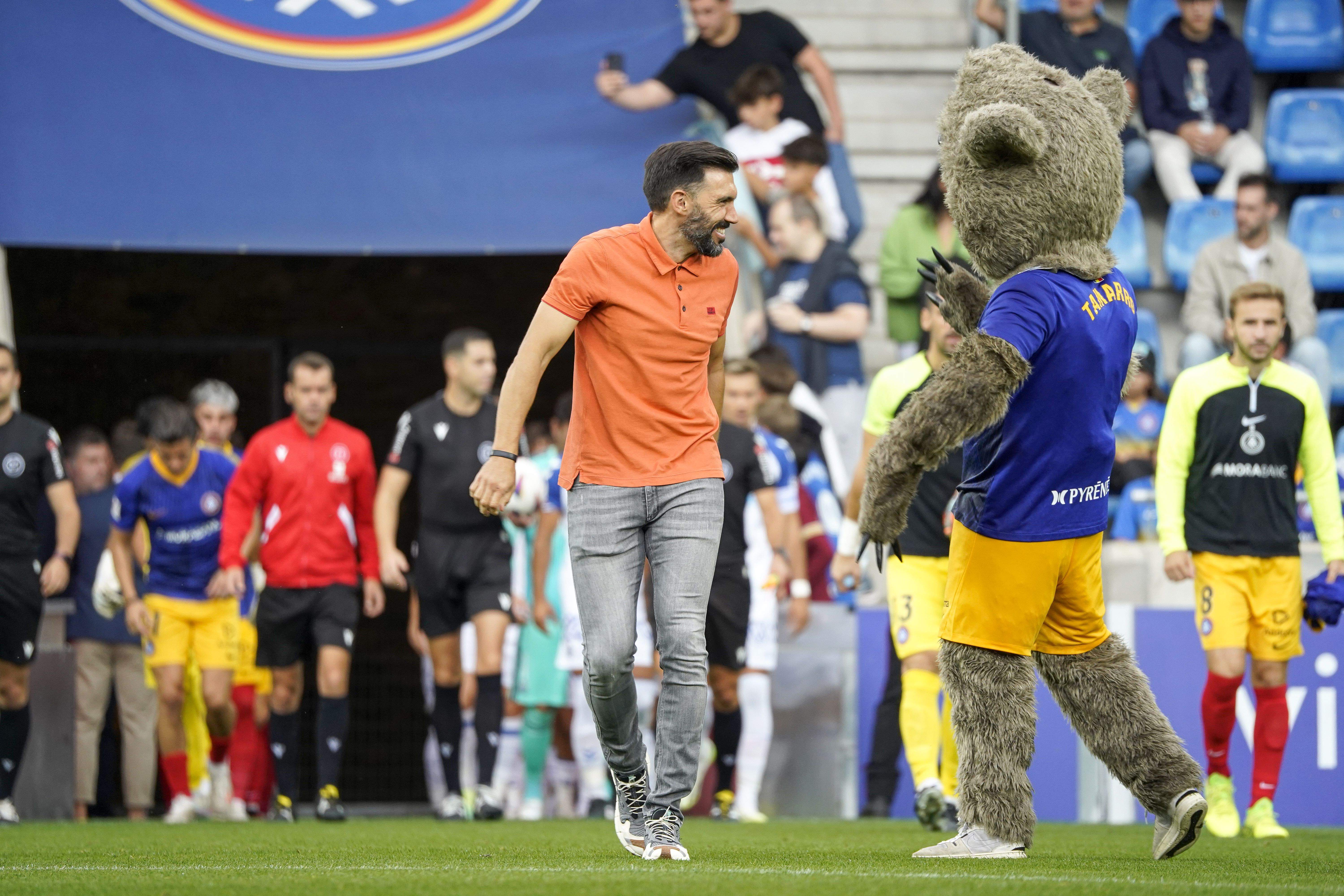 Eder Sarabia en sortir a la gespa aquest diumenge.