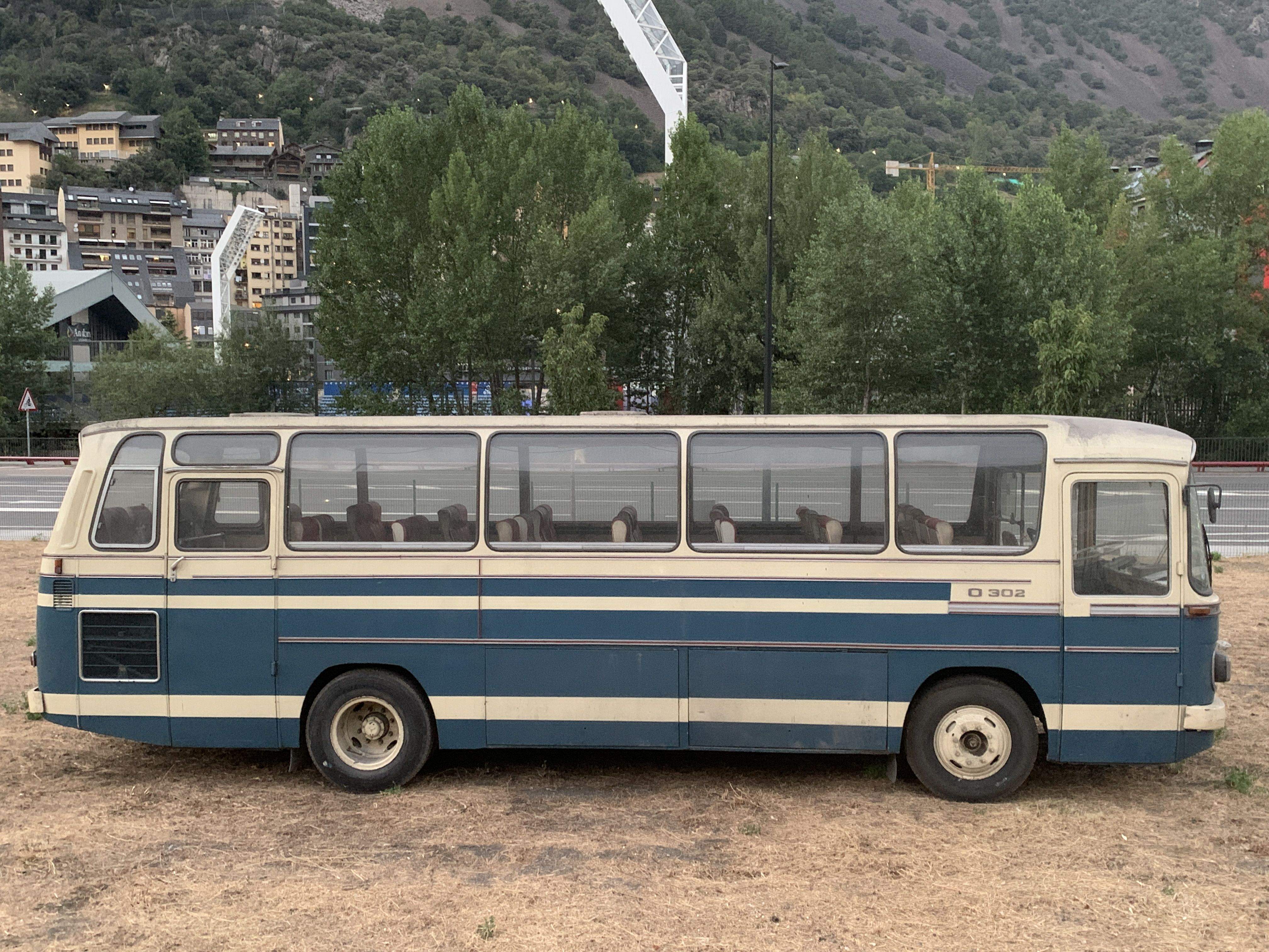 El vehicle on està estacionat en l'actualitat. El vehicle on està estacionat en l'actualitat.