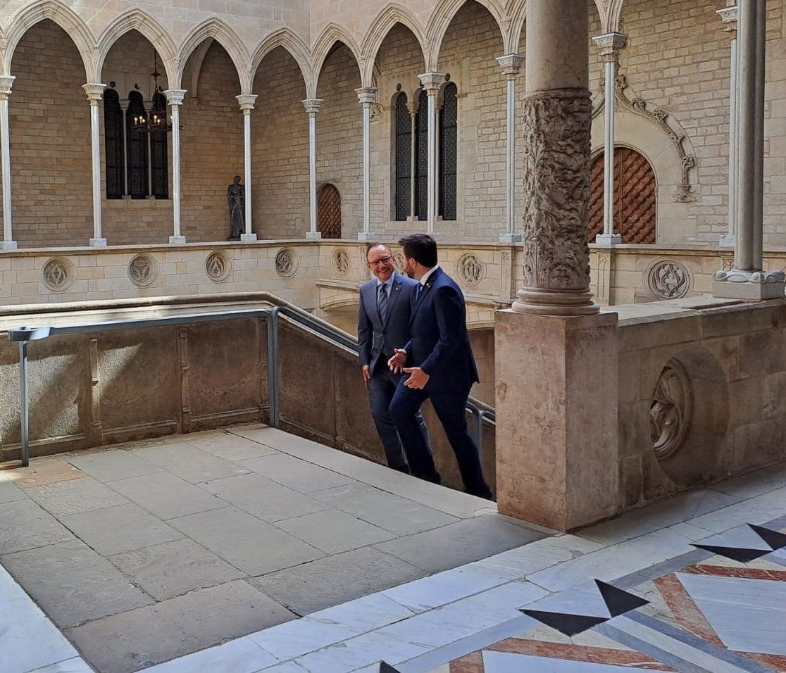 Pujant per les escales de la Galeria Gòtica. Pujant per les escales de la Galeria Gòtica.