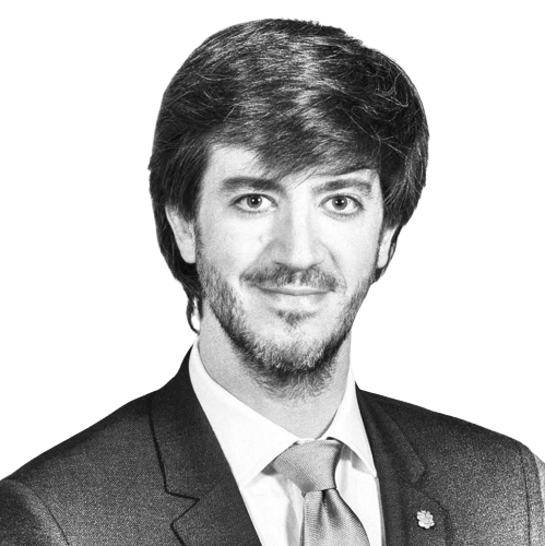 Sindic Ensenyat opinador removebg preview