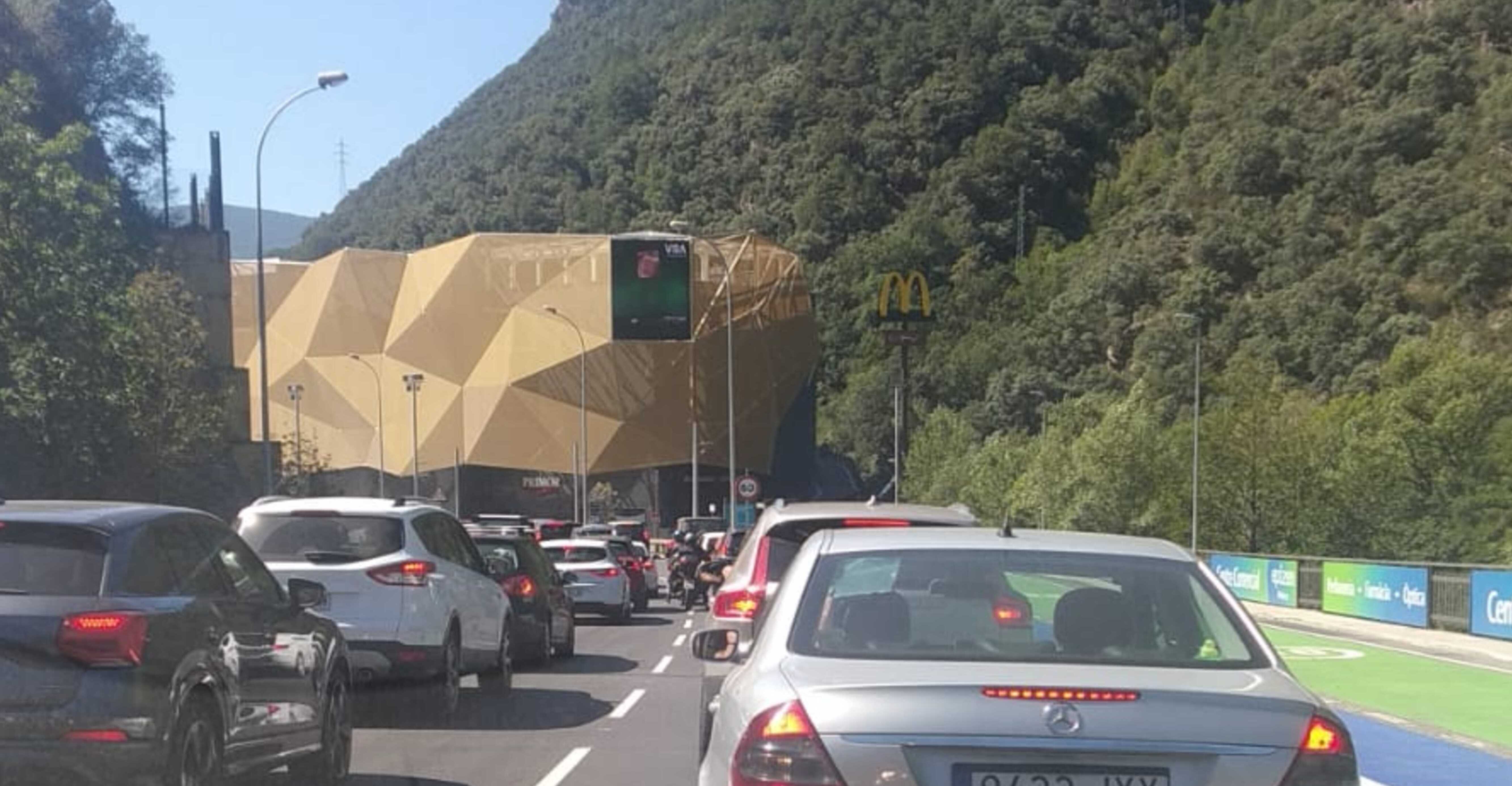 Retencions poc abans de les 2 de la tarda.