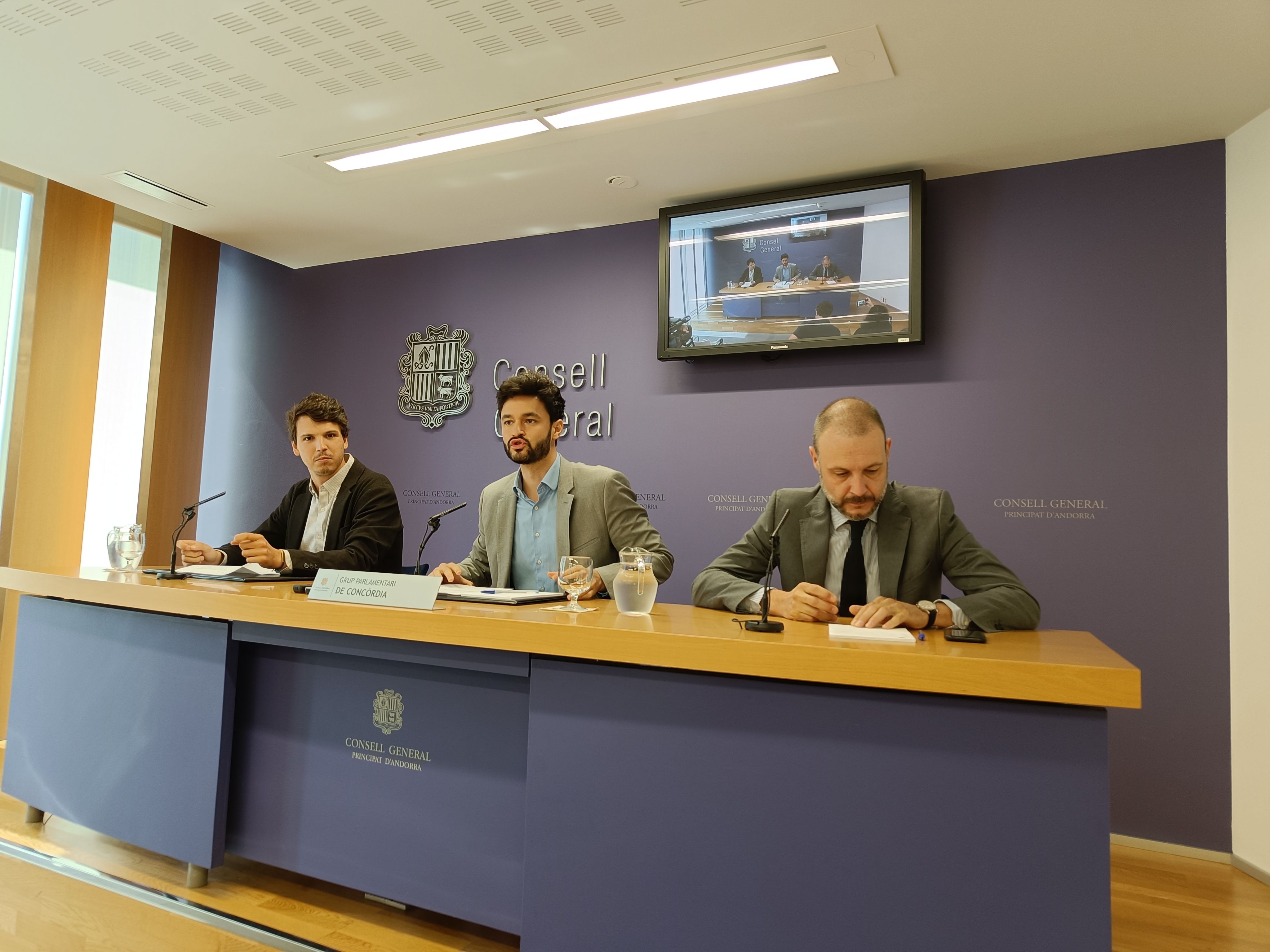 Bartolomé, Escalé i Casadevall durant la roda de premsa.