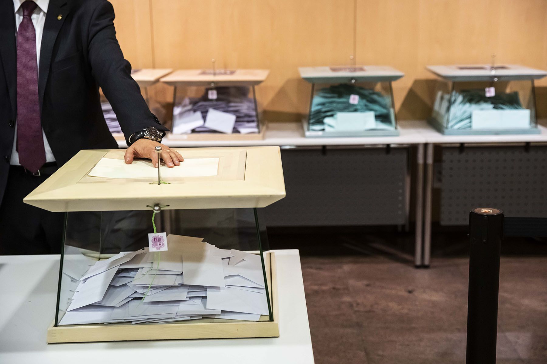 Urnes al col·legi electoral d'Andorra la Vella.