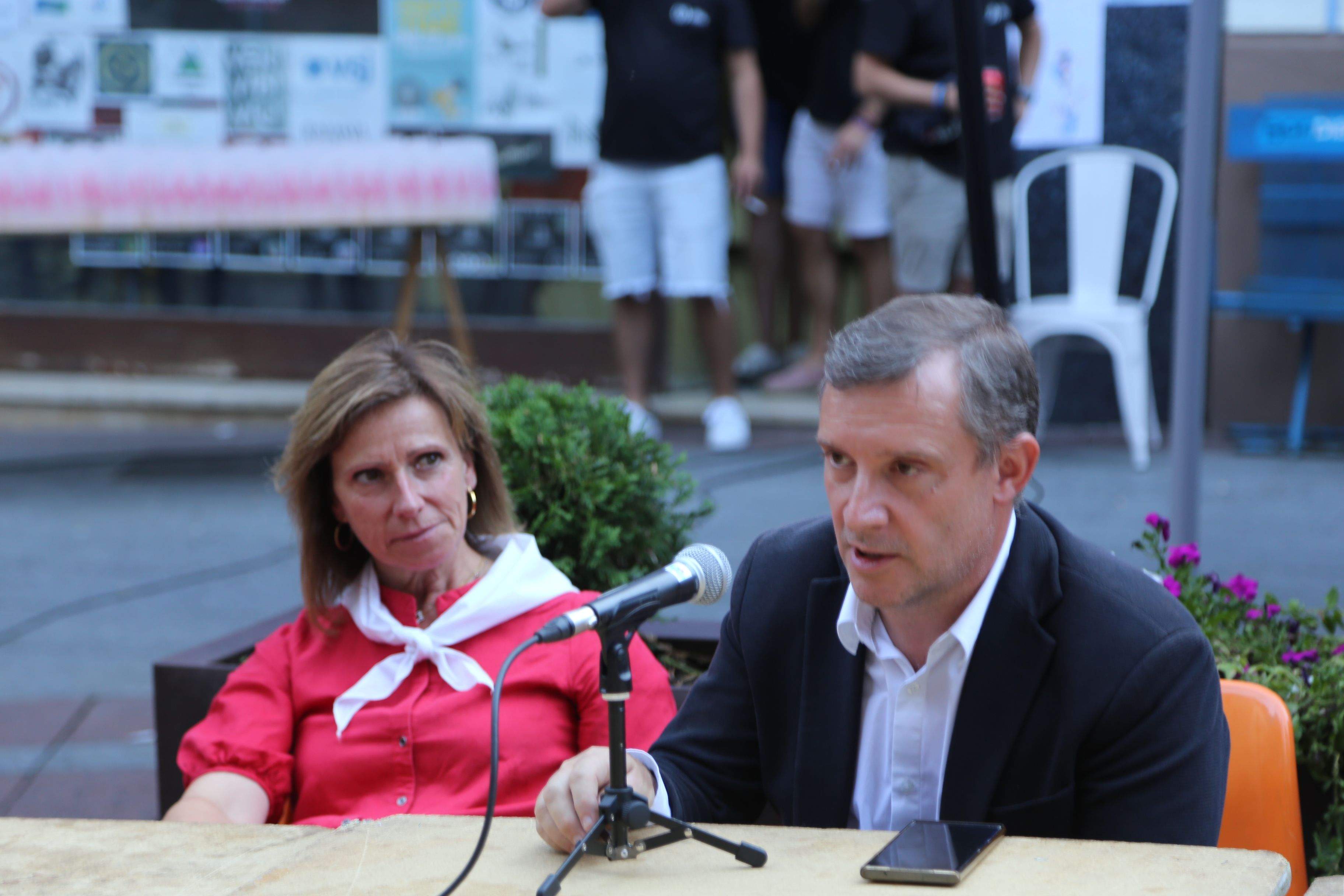 Josep Majoral i Mireia Codina en un acte a Sant Julià.