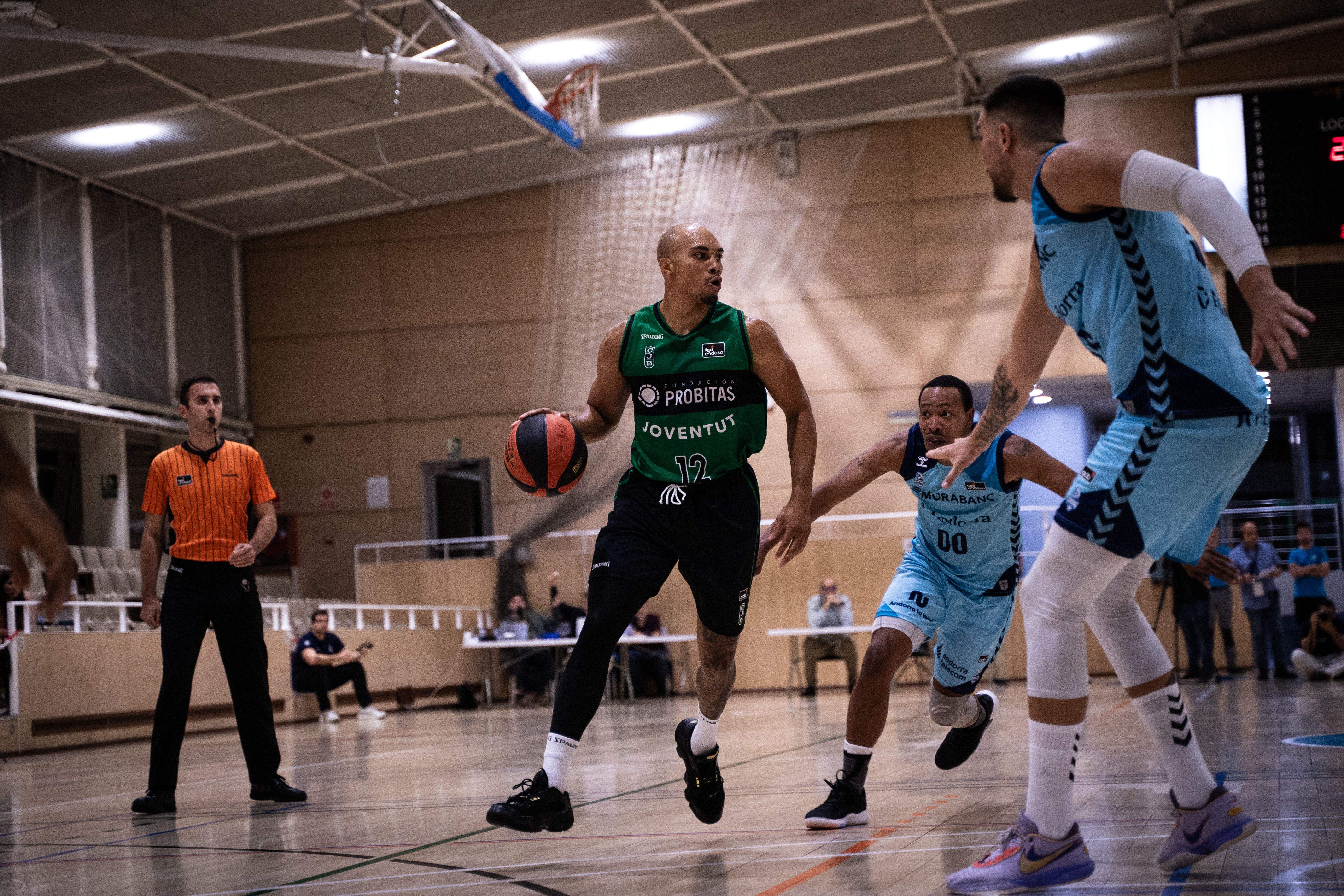 Andrews en una jugada d'atac