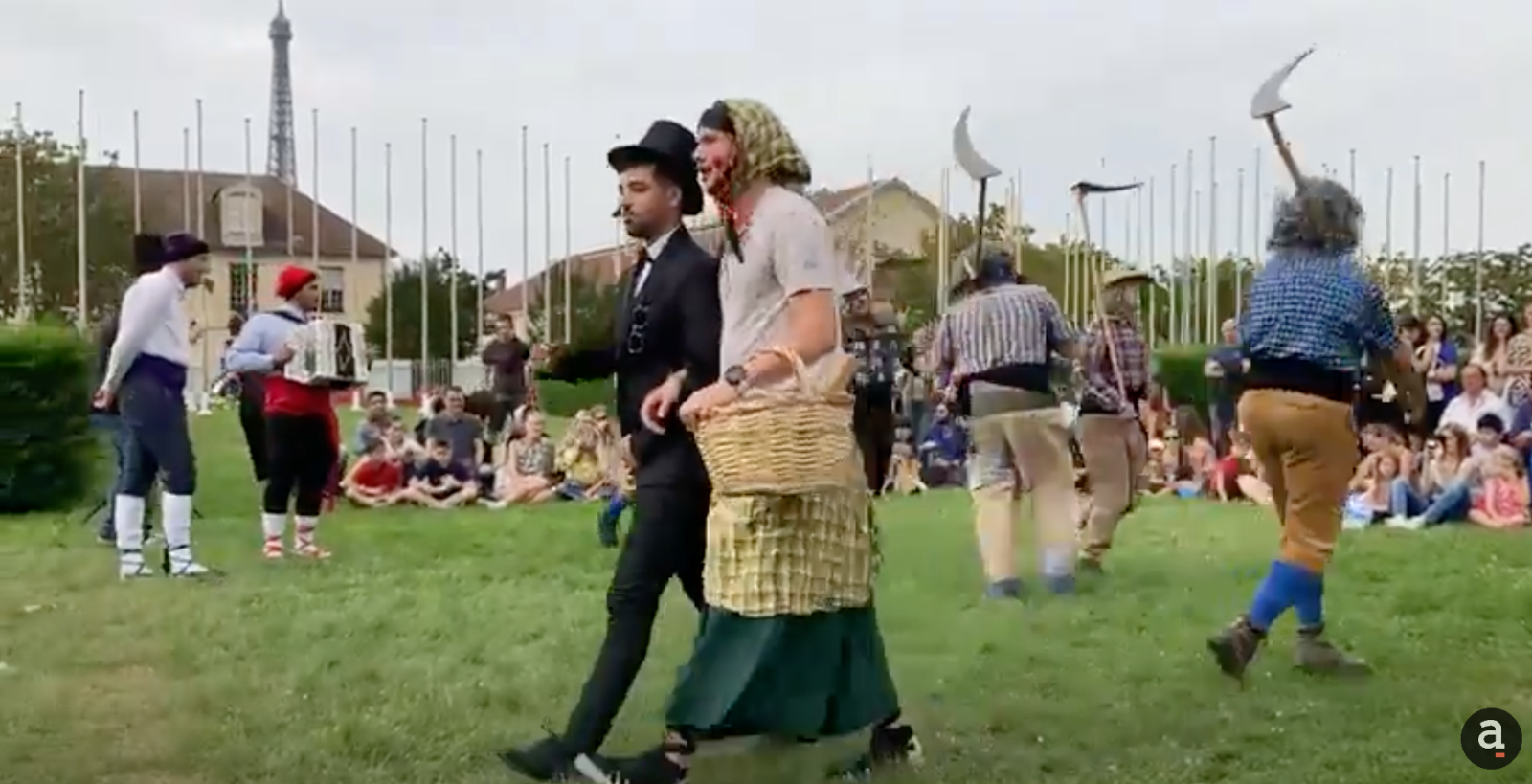 Un dels instants del' 'Ball de l'ossa' Un dels instants del' 'Ball de l'ossa'