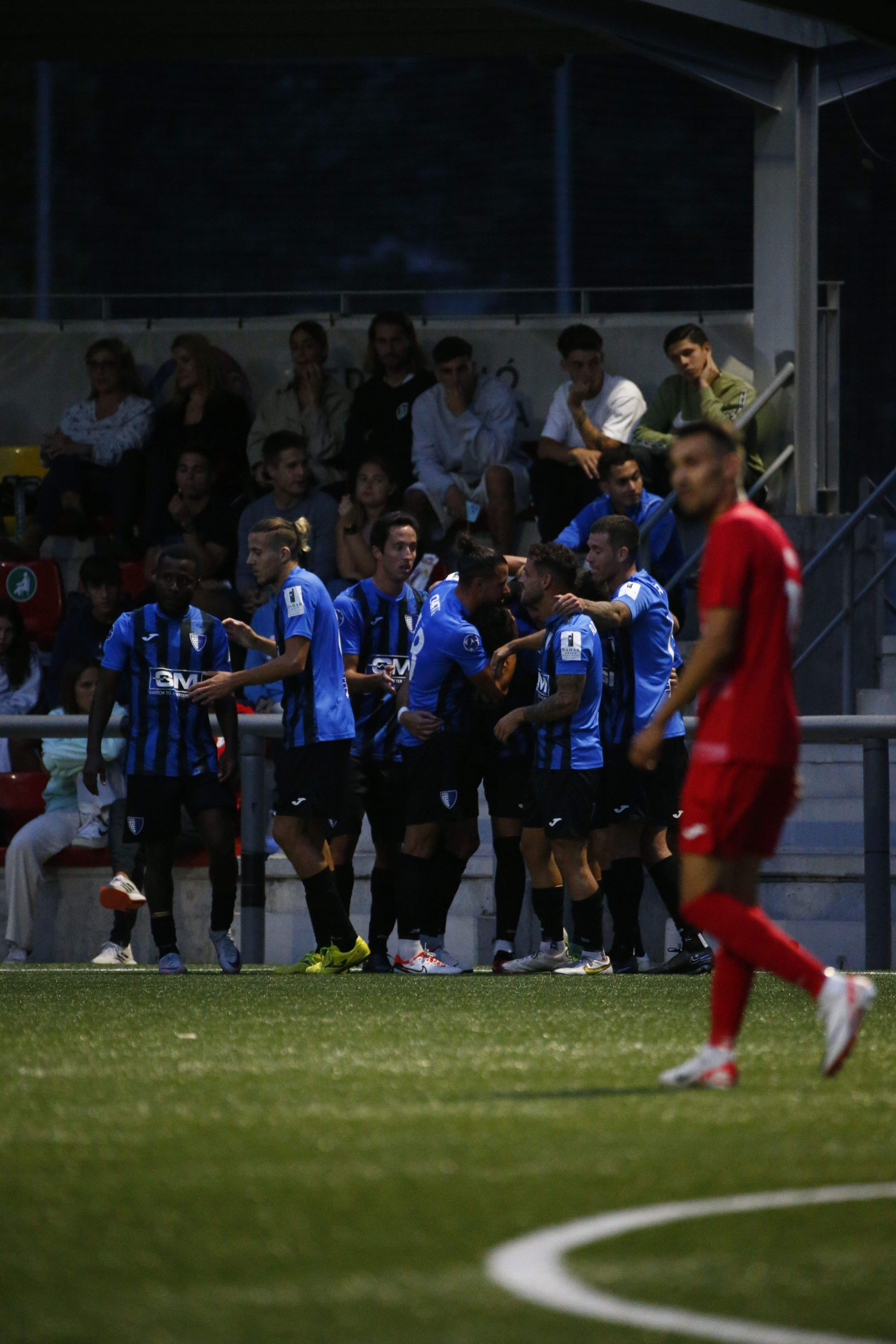 L'Inter Club d'Escaldes celebrant un dels gols contra l'FC Santa Coloma.