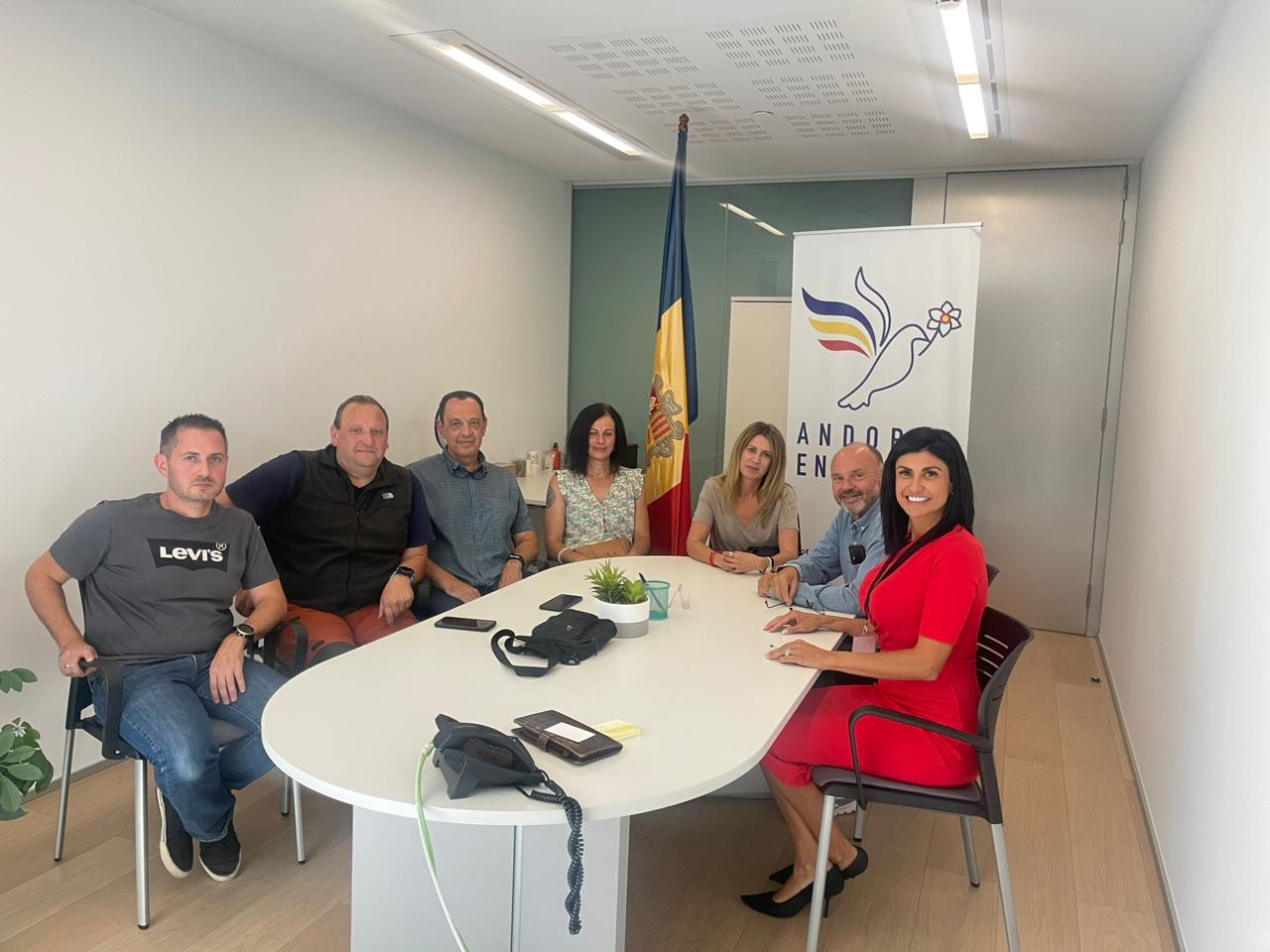 Carine Montaner s'ha reunit amb diversos representants sindicals de la branca sanitària.