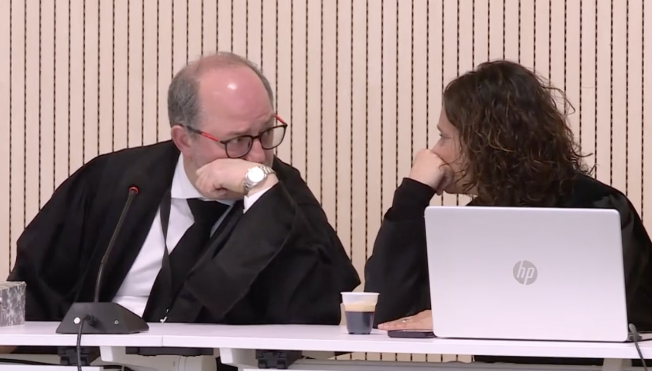 Una vegada hagi informat el fiscal ho farà l'acusació particular.