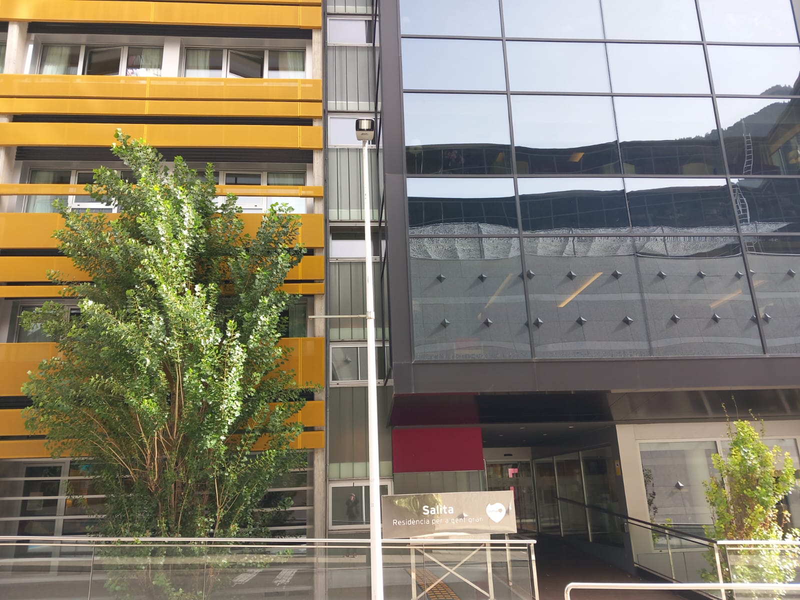 Una imatge de l'accés principal al centre sociosanitari Salita.