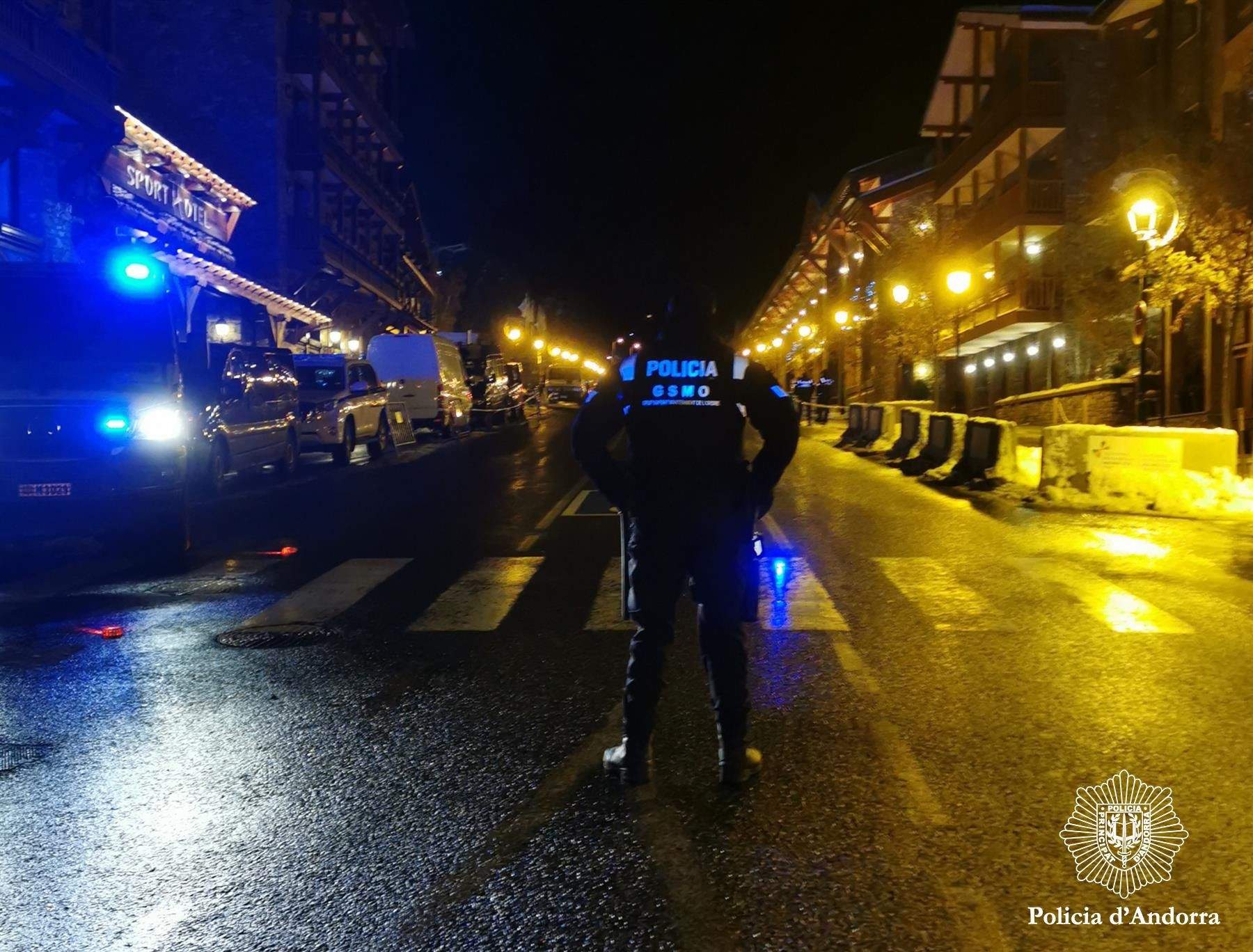 Un integrant del GSMO en una actuació a Soldeu.