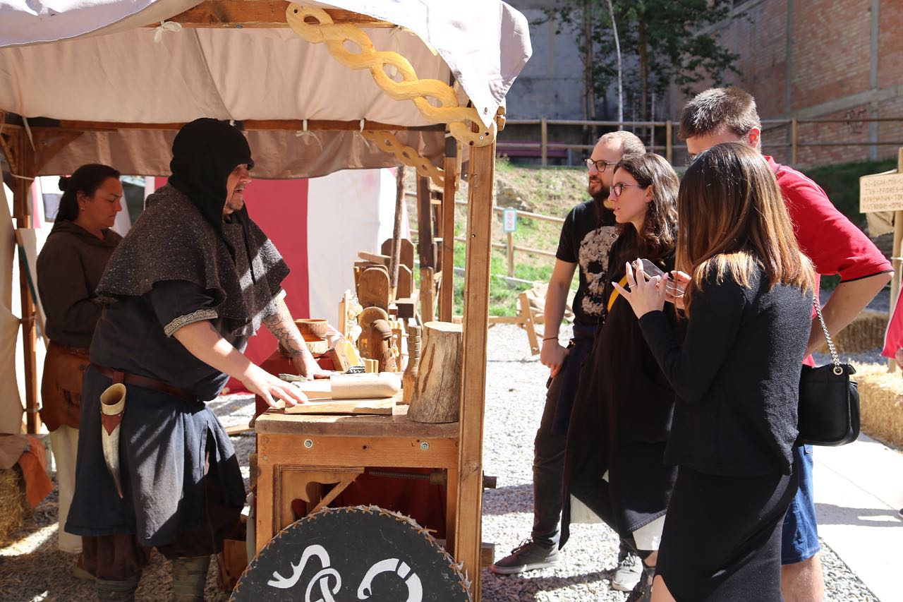 Una de les paradetes de la fira. Una de les paradetes de la fira.