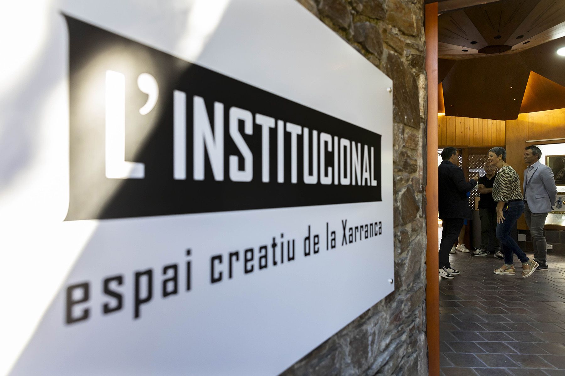 Entrada de L'Institucional. Entrada de L'Institucional.