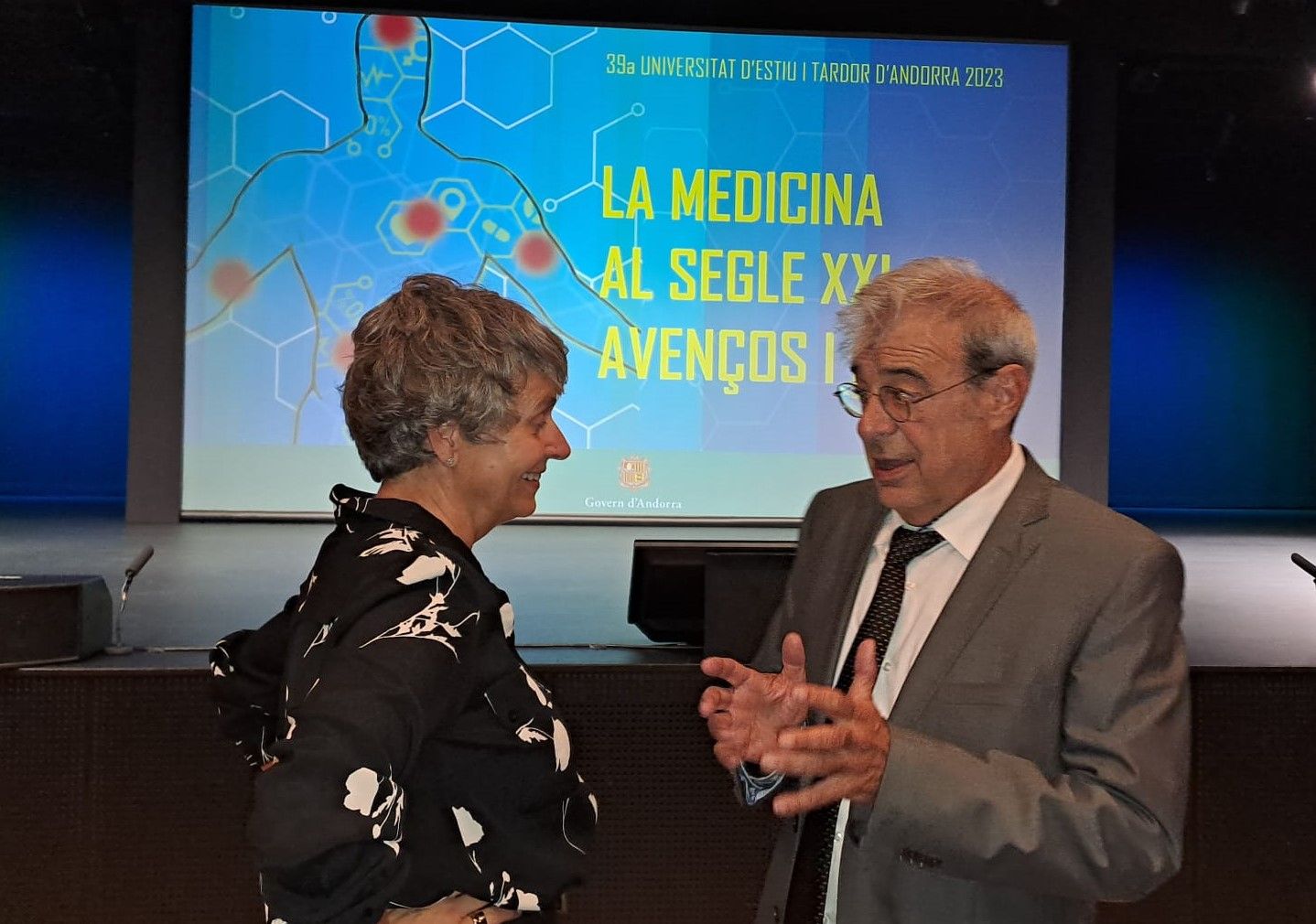 Baró dialoga amb Vela, del PS, el partit que va impulsar al Consell la nova assignatura.