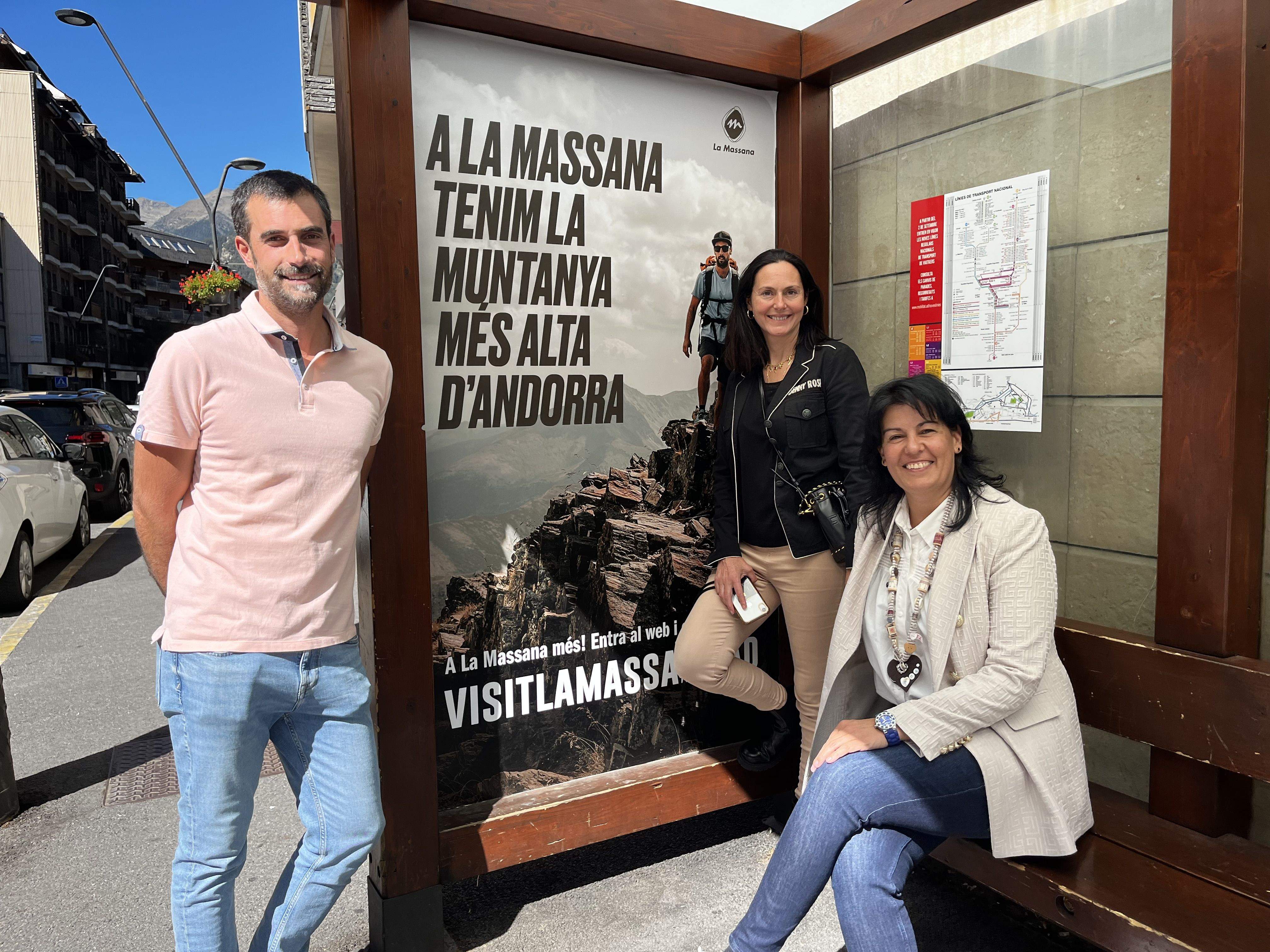 Josep Maria Garrallà, Olga Molné i Eva Sansa en la promoció d'una web turística.