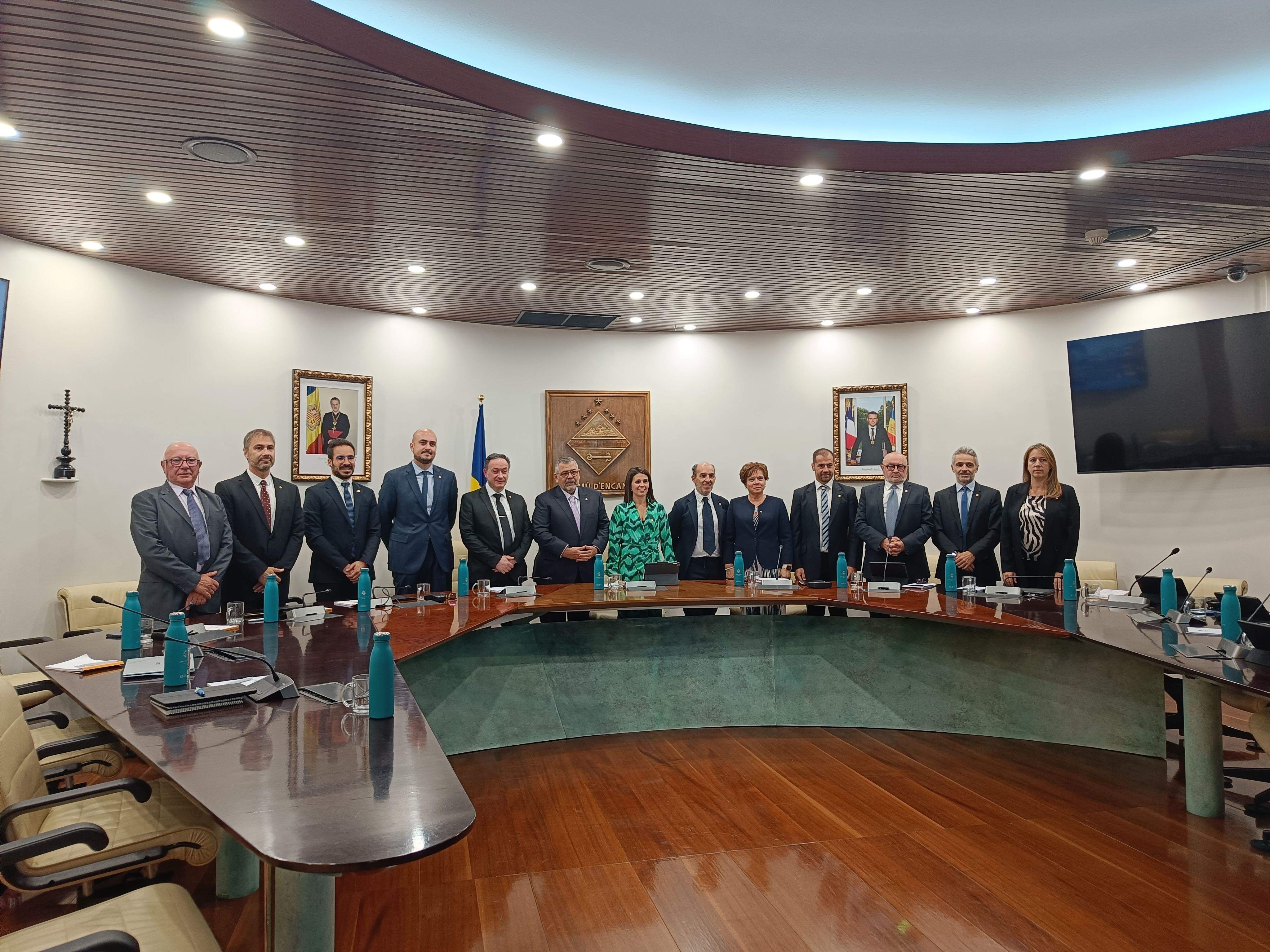 Foto de família dels membres de la corporació un cop acabat el ple.