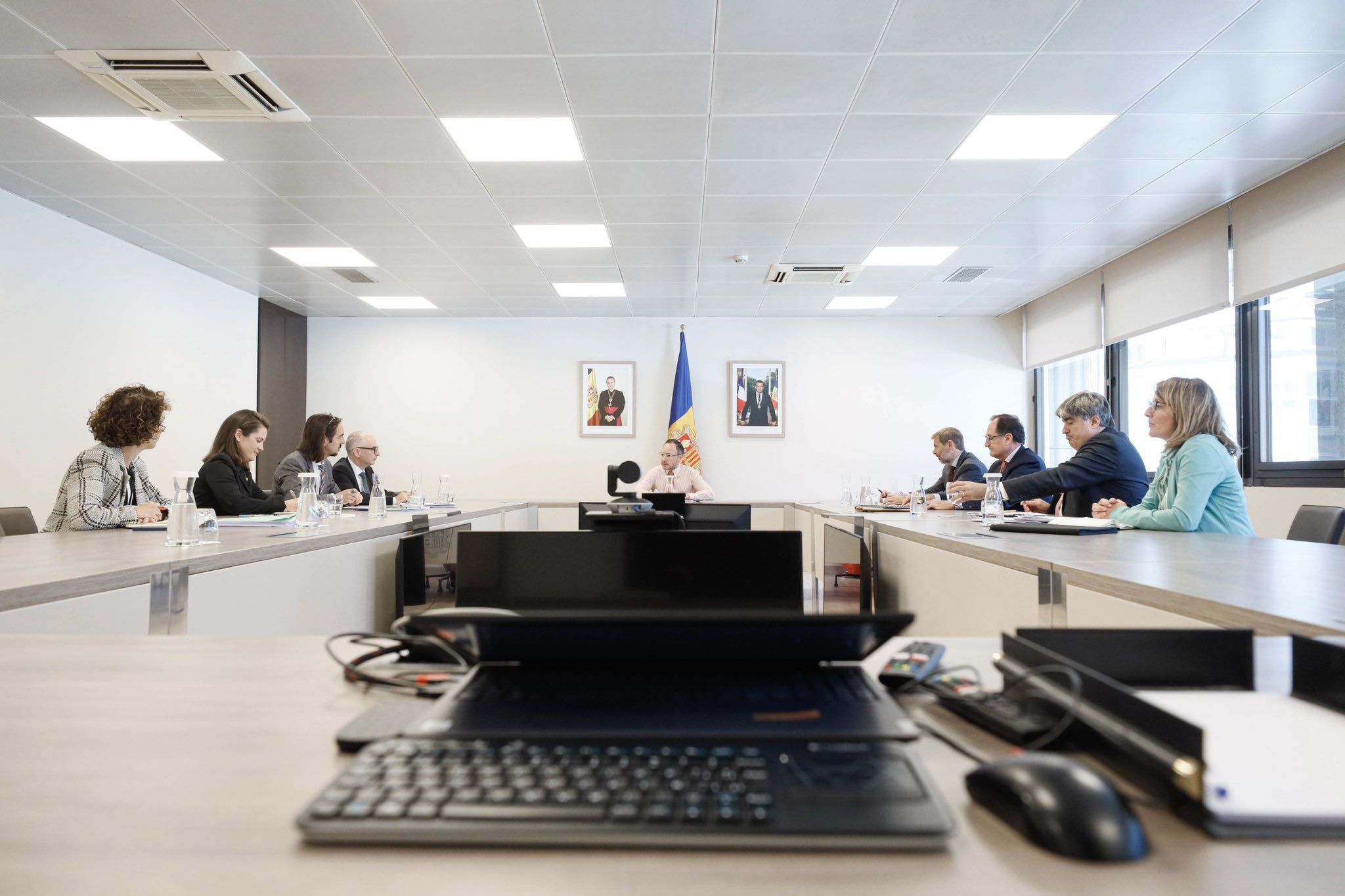 Un moment de la reunió dels representants governamentals amb els màxims responsables de la banca andorrana.
