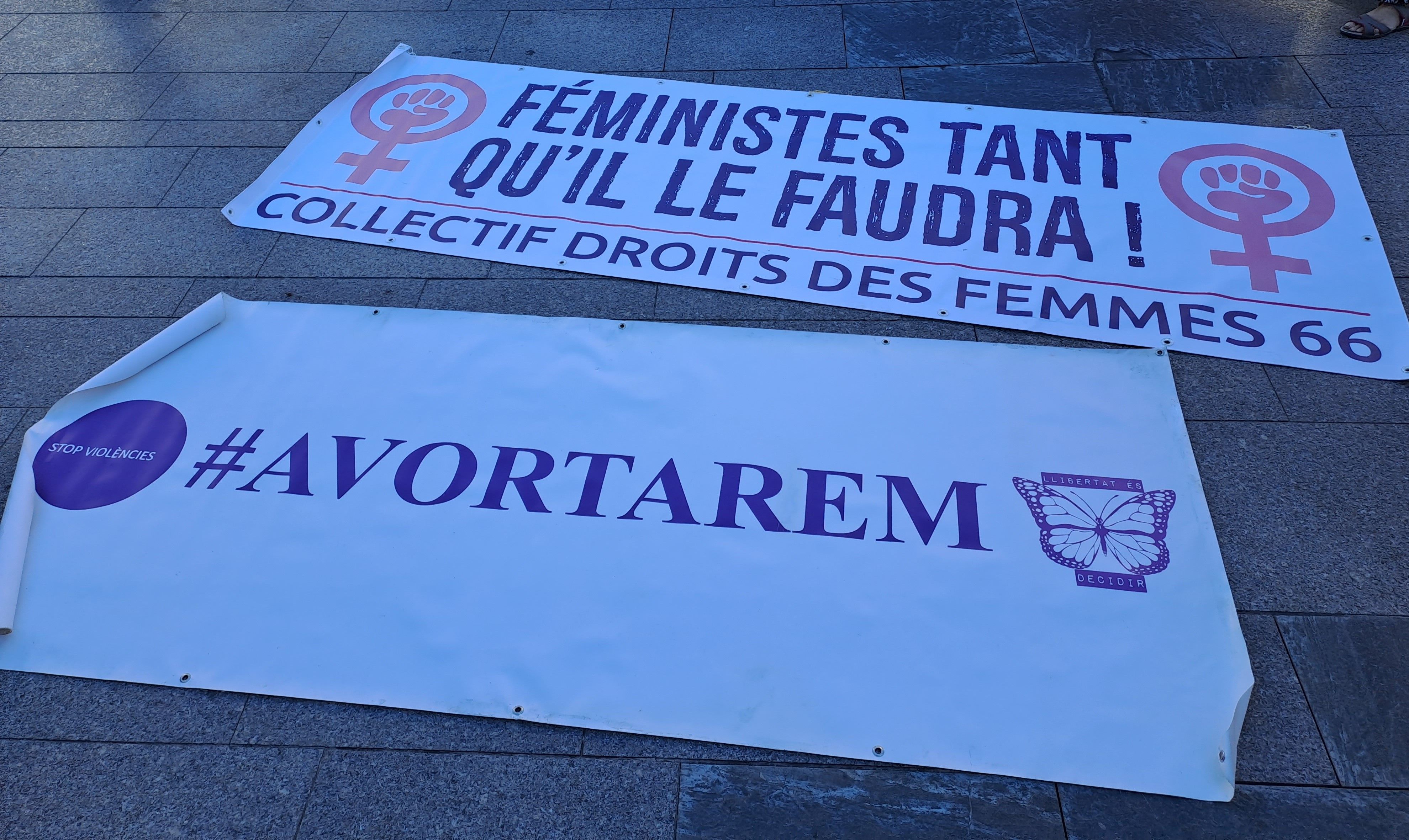 Pancartes preparades. Pancartes preparades.