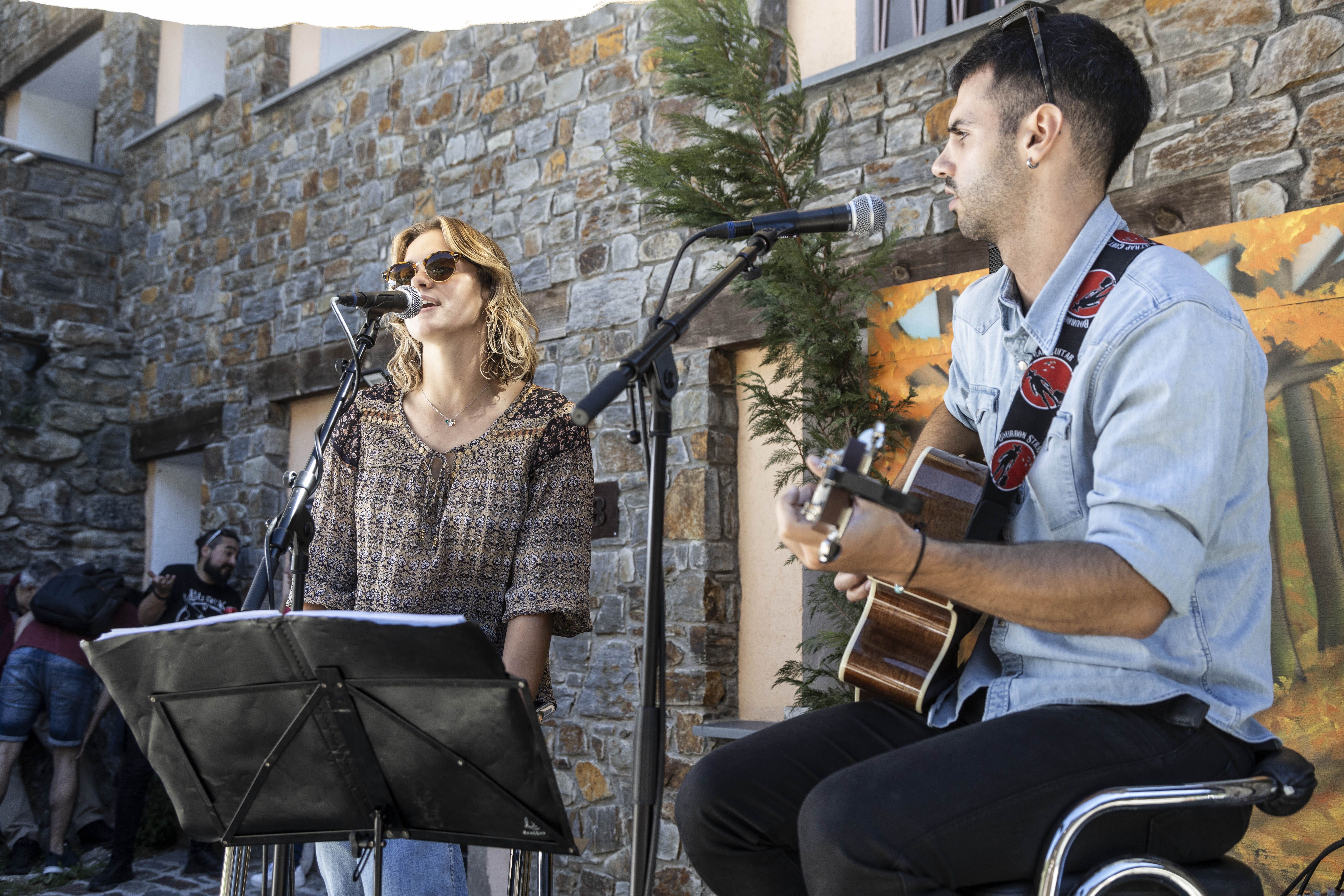 També hi ha hagut actuacions musicals.