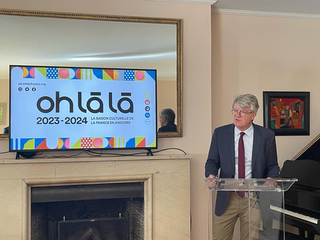 L'ambaixador Jean-Claude Tribolet durant la presentació de la temporada.