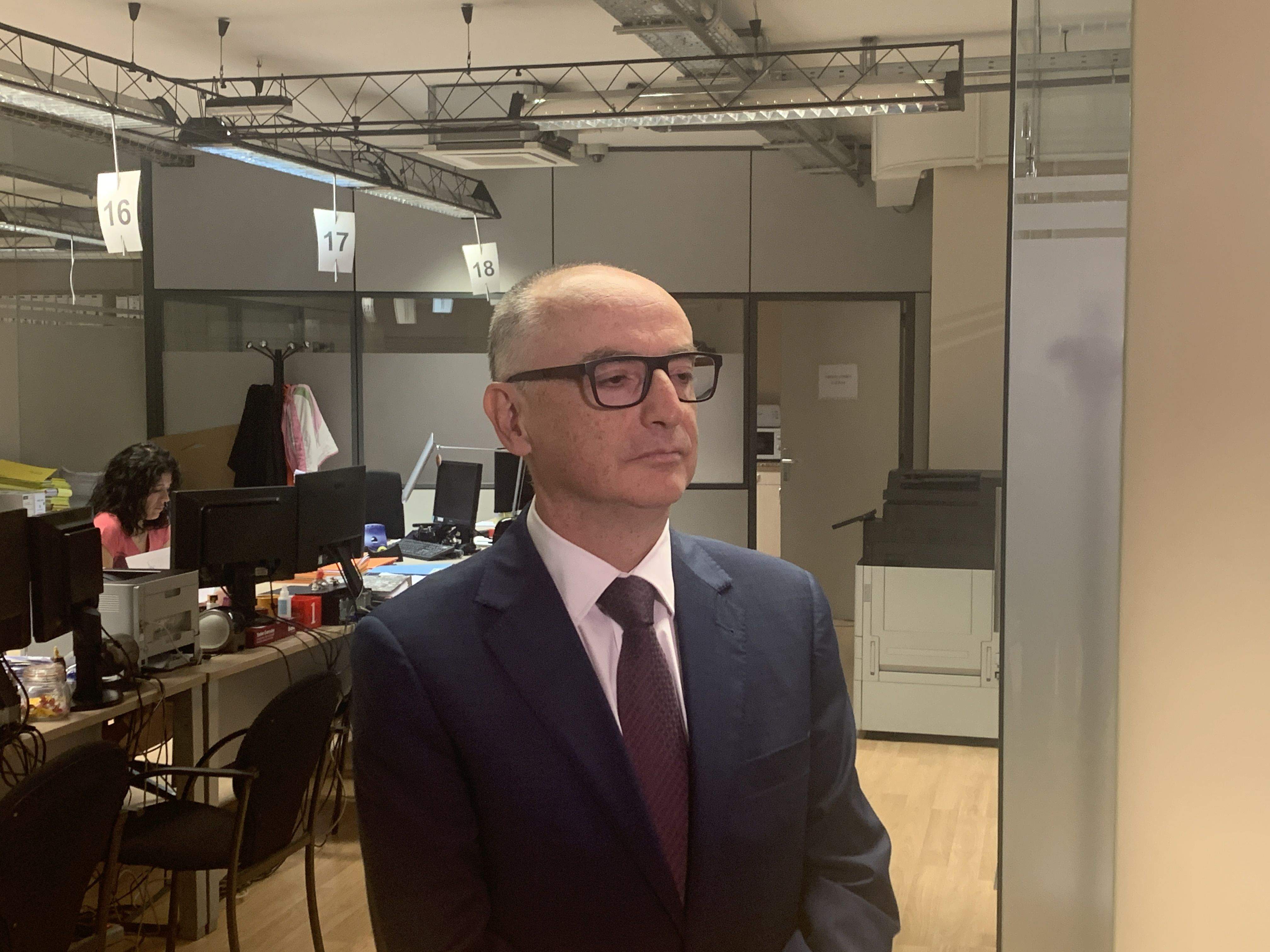 El ministre de Finances, Ramon Lladós, aquest migdia a les oficines tributàries de la Baixada del Molí.