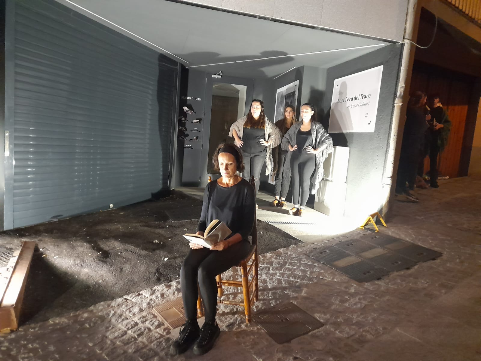 Interpretació d'un fragment del llibre 'Frontera endins' Interpretació d'un fragment del llibre 'Frontera endins'