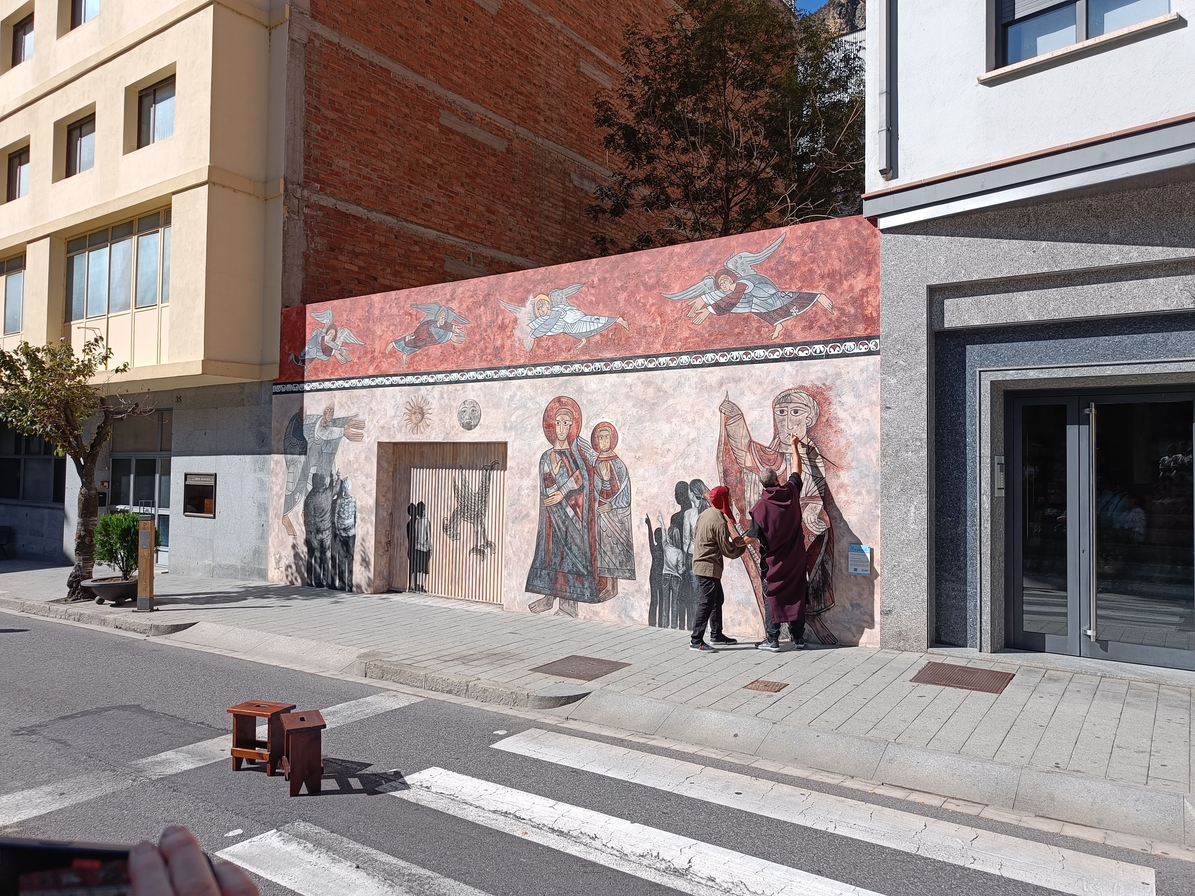 Espectacle 'Murs que parlen, ballen, escolten' Espectacle 'Murs que parlen, ballen, escolten'