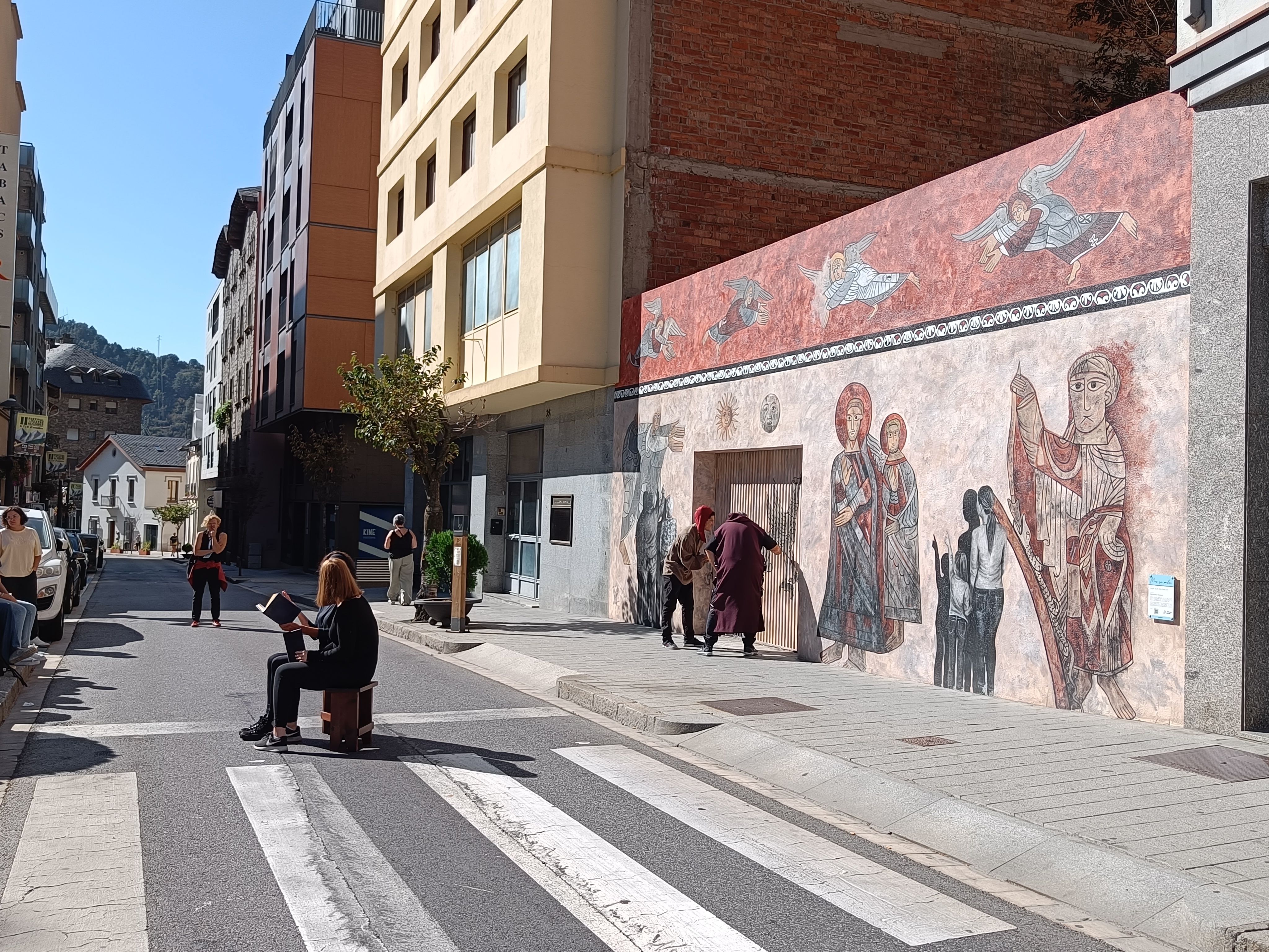 Espectacle 'Murs que parlen, ballen, escolten' Espectacle 'Murs que parlen, ballen, escolten'