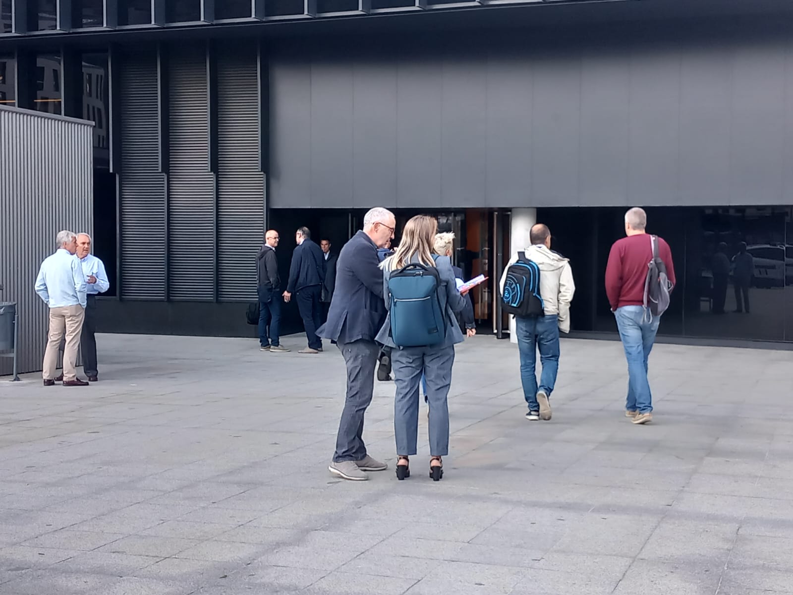 Advocats i processats arribant aquest matí a la Seu de la Justícia.