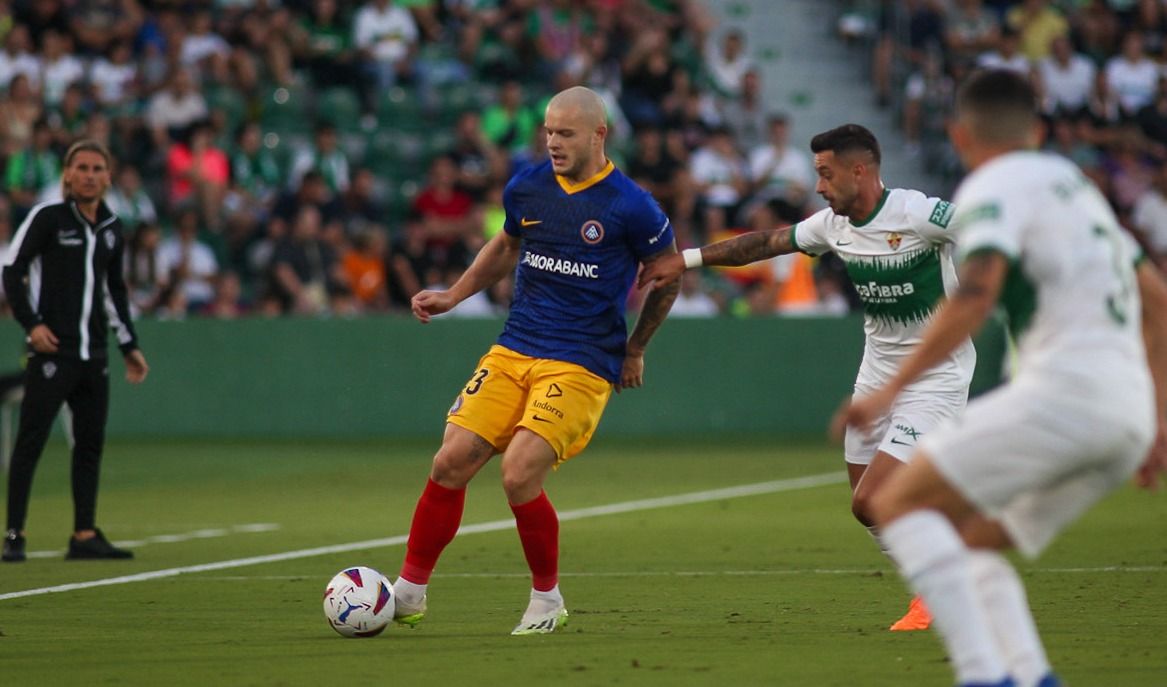 Diego Alende davant Sergio León Diego Alende davant Sergio León