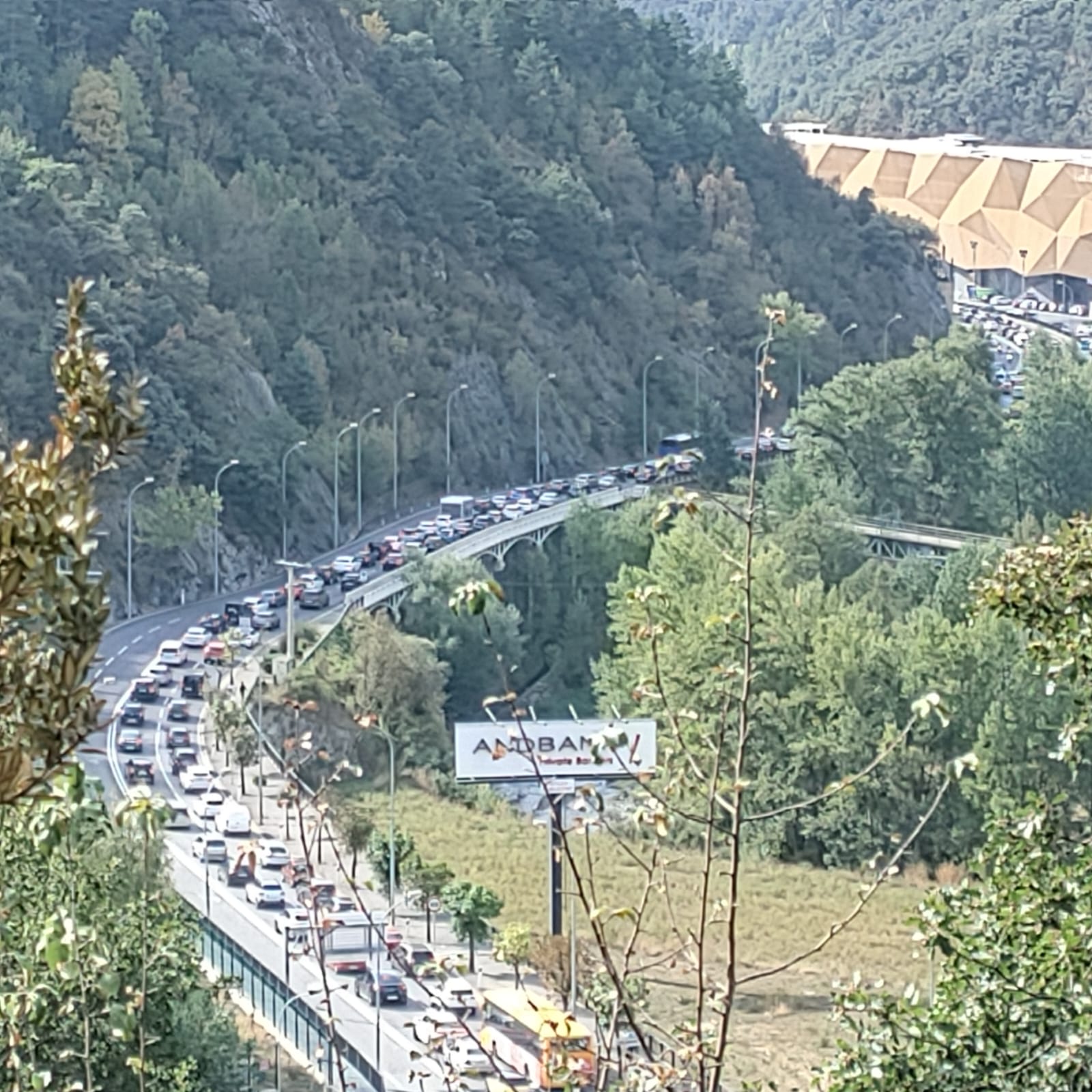 Retencions aquest matí a la CG1 per sortir del país Retencions aquest matí a la CG1 per sortir del país