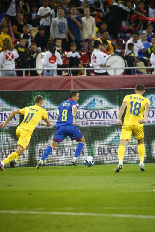 Marcio Vieira en una jugada contra Romania Marcio Vieira en una jugada contra Romania