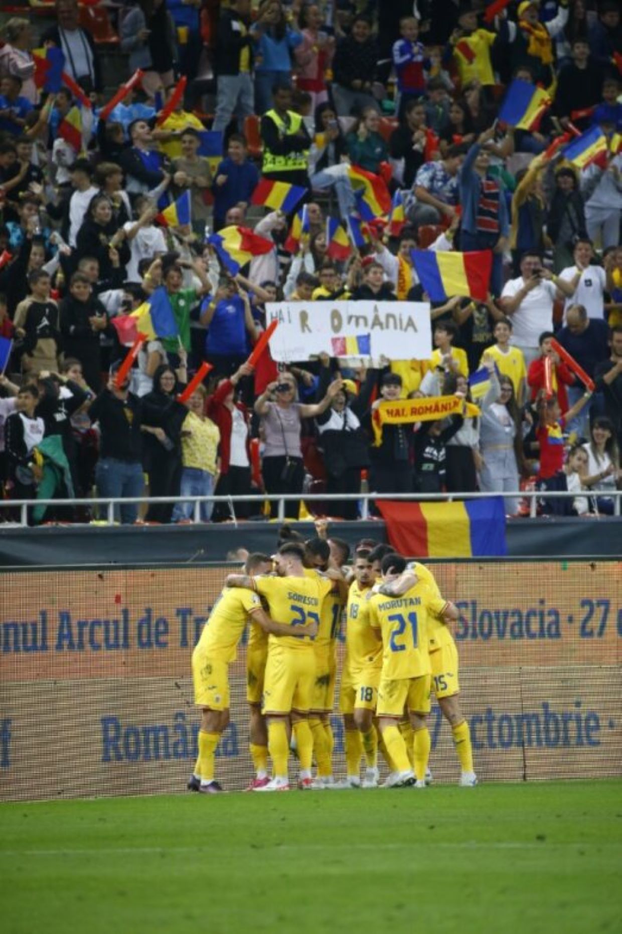 La celebració d'un dels gols de Romania.