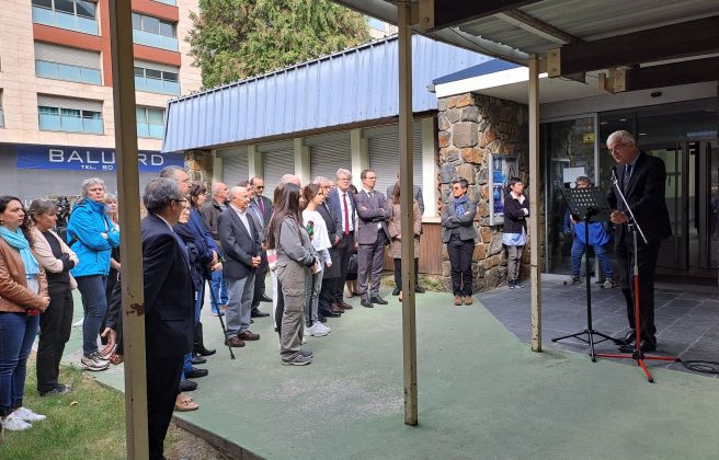 Assistents al minut de silenci celebrat al Lycée Comte de Foix. Assistents al minut de silenci celebrat al Lycée Comte de Foix.