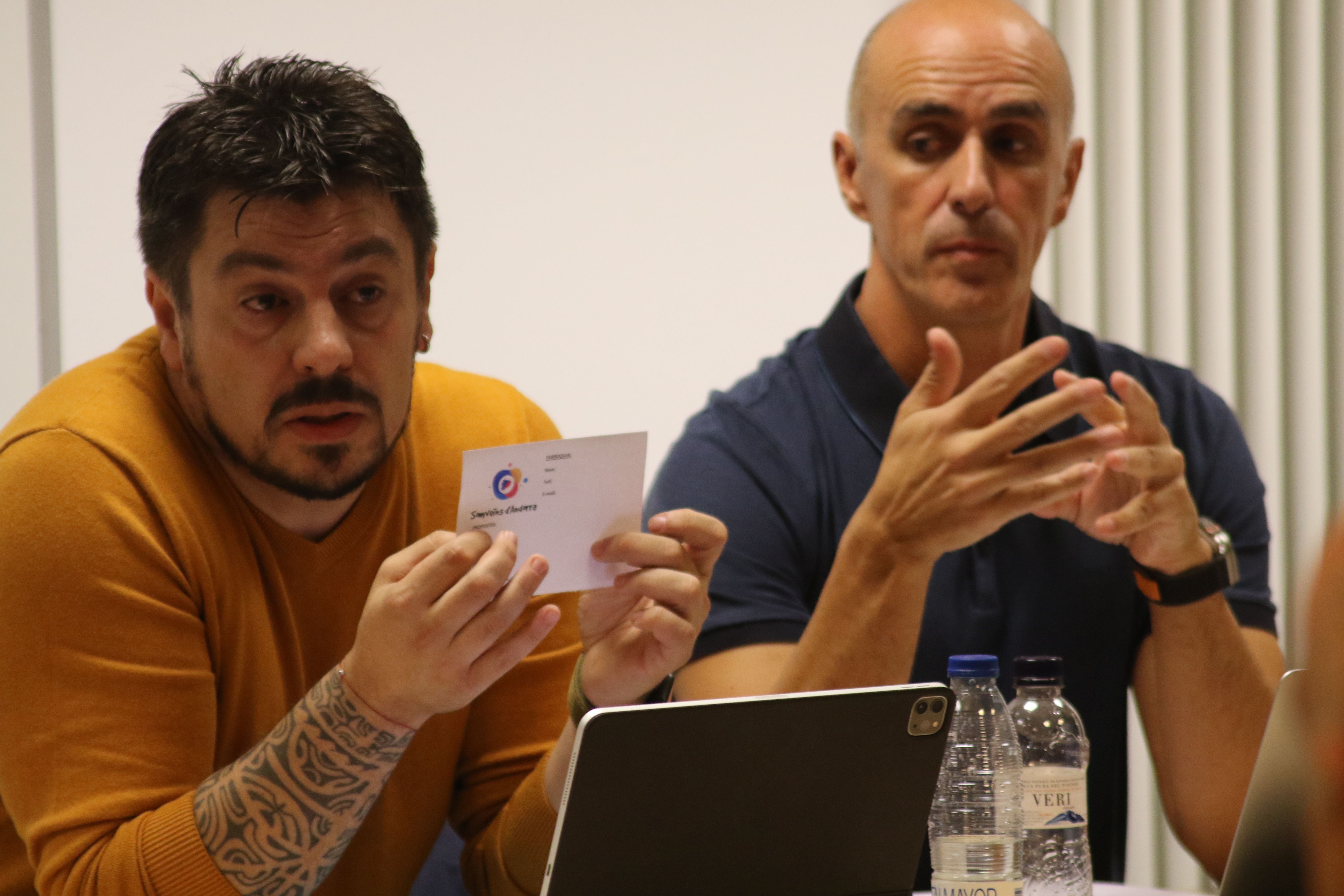Enric Garcia i Xavier Surana lideren la plataforma Somveïns d'Andorra.